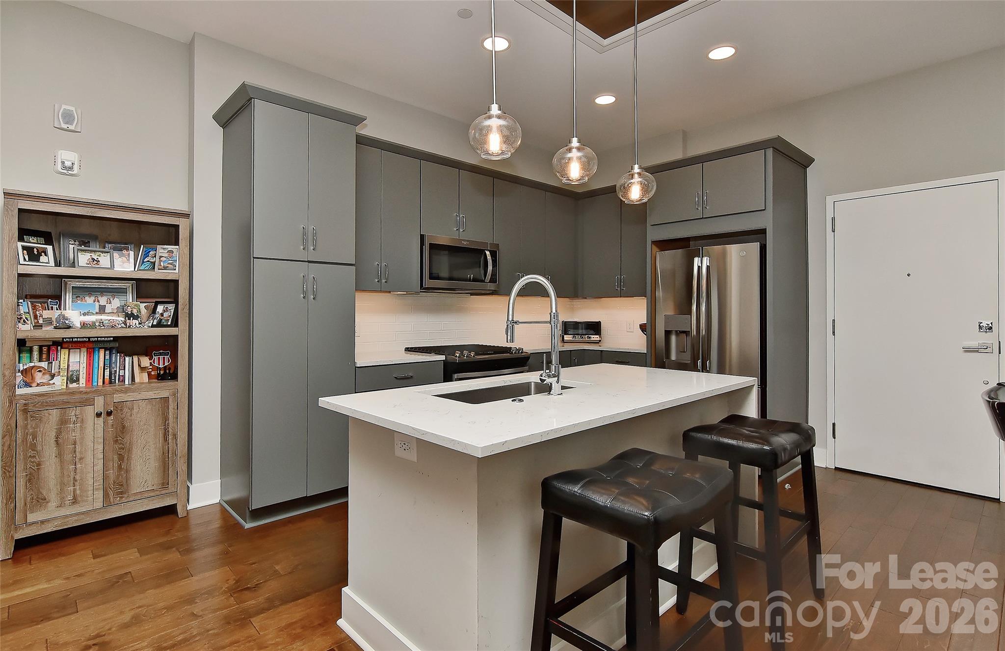 2401 Euclid Avenue Property Photo 8