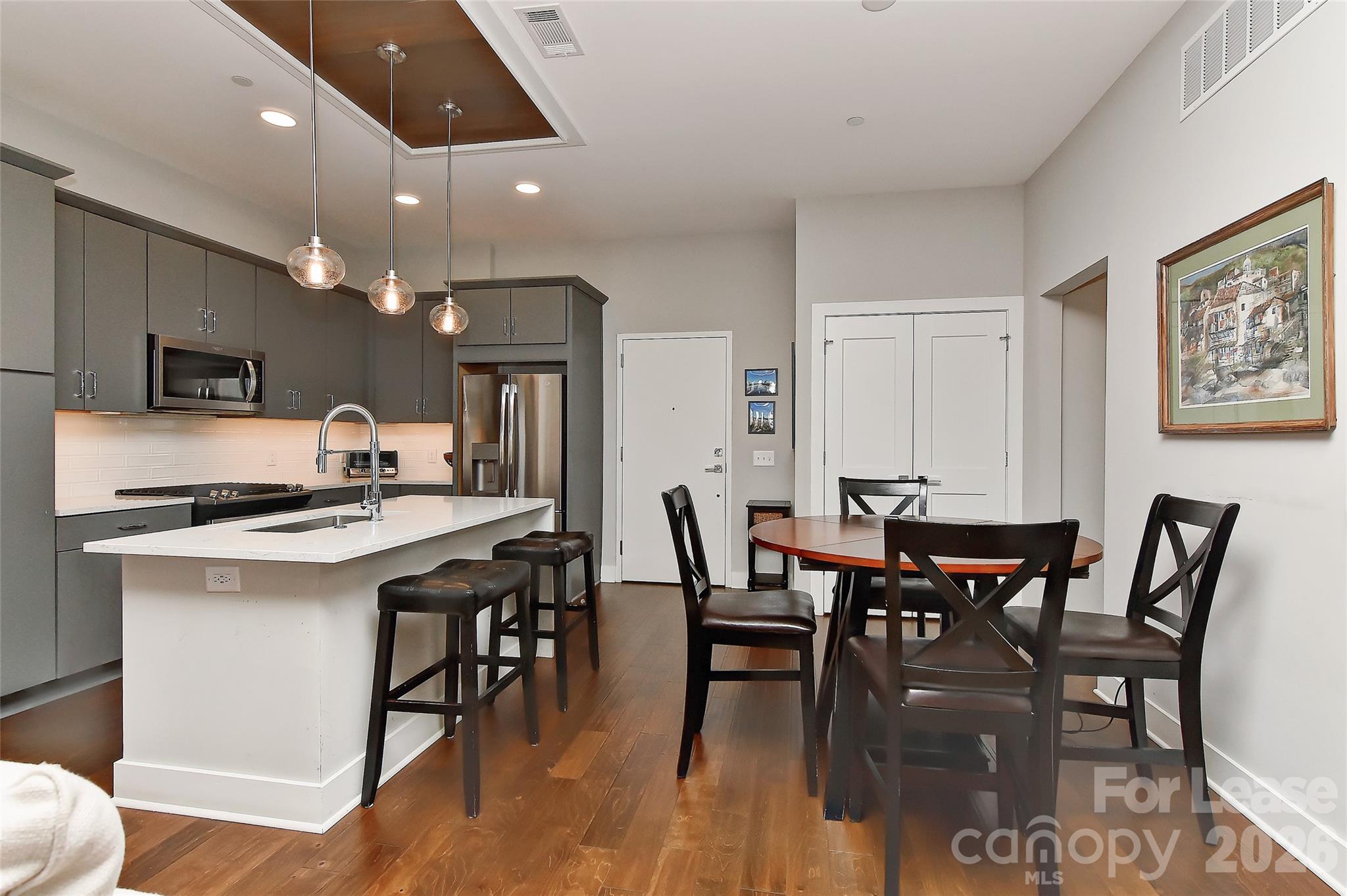 2401 Euclid Avenue Property Photo 9