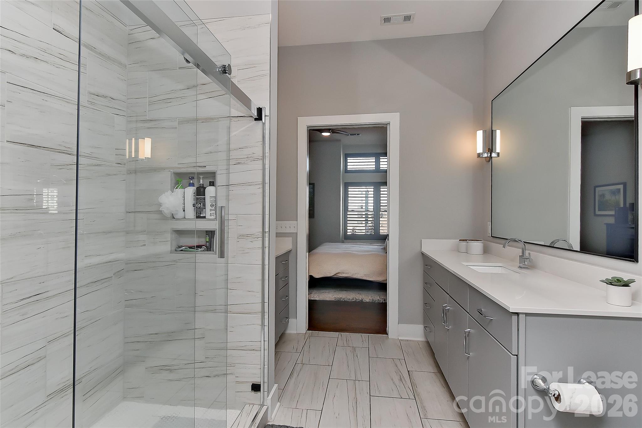2401 Euclid Avenue Property Photo 13