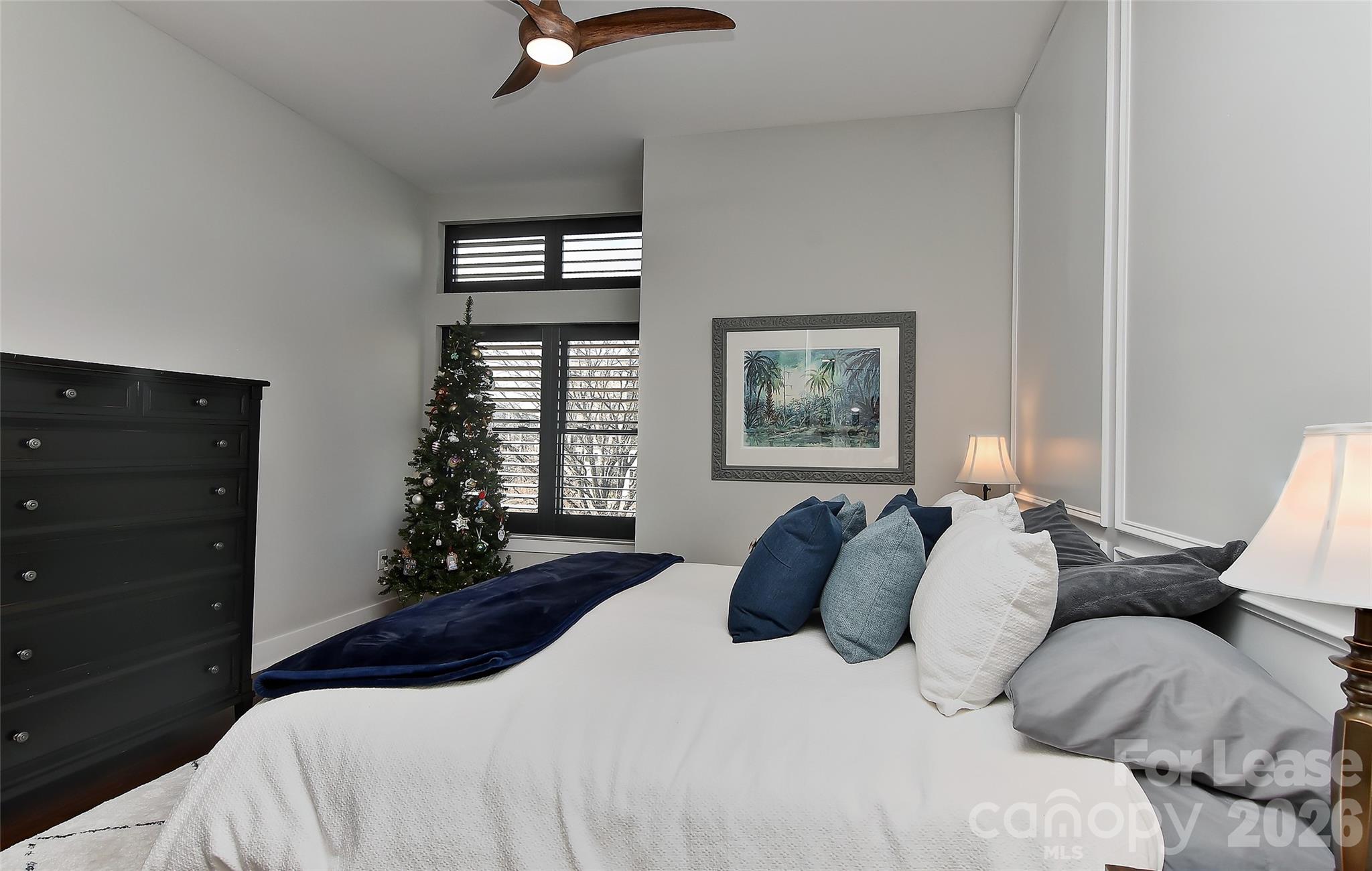 2401 Euclid Avenue Property Photo 19