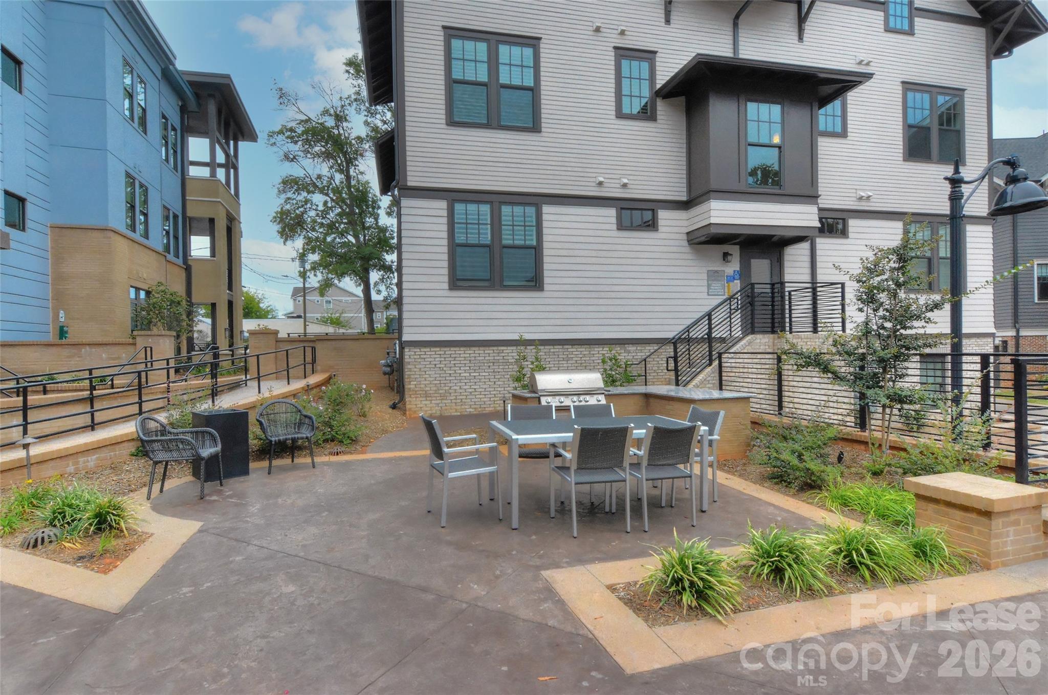 2401 Euclid Avenue Property Photo 30