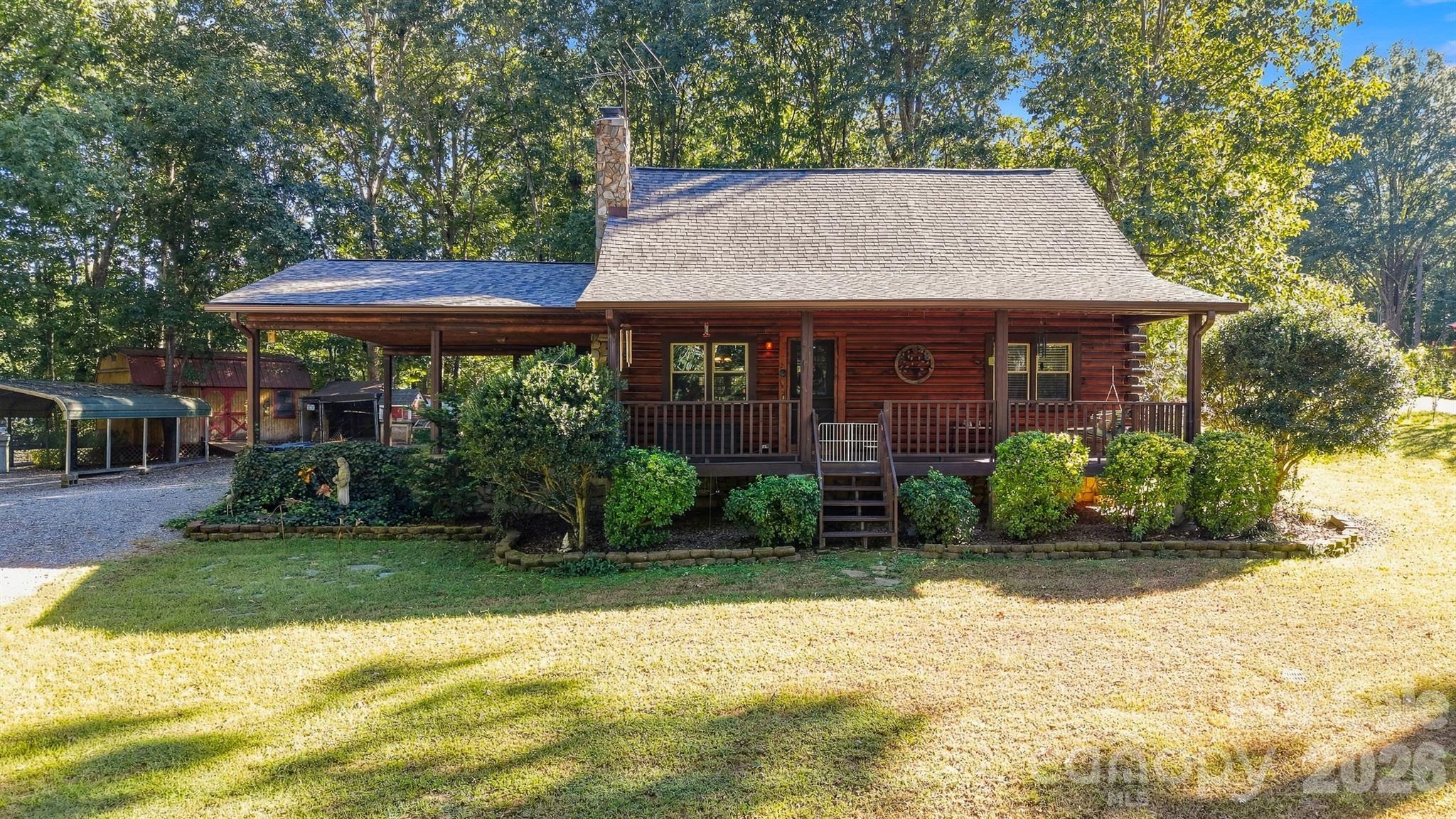 306 Chickasaw Trail Property Photo 2