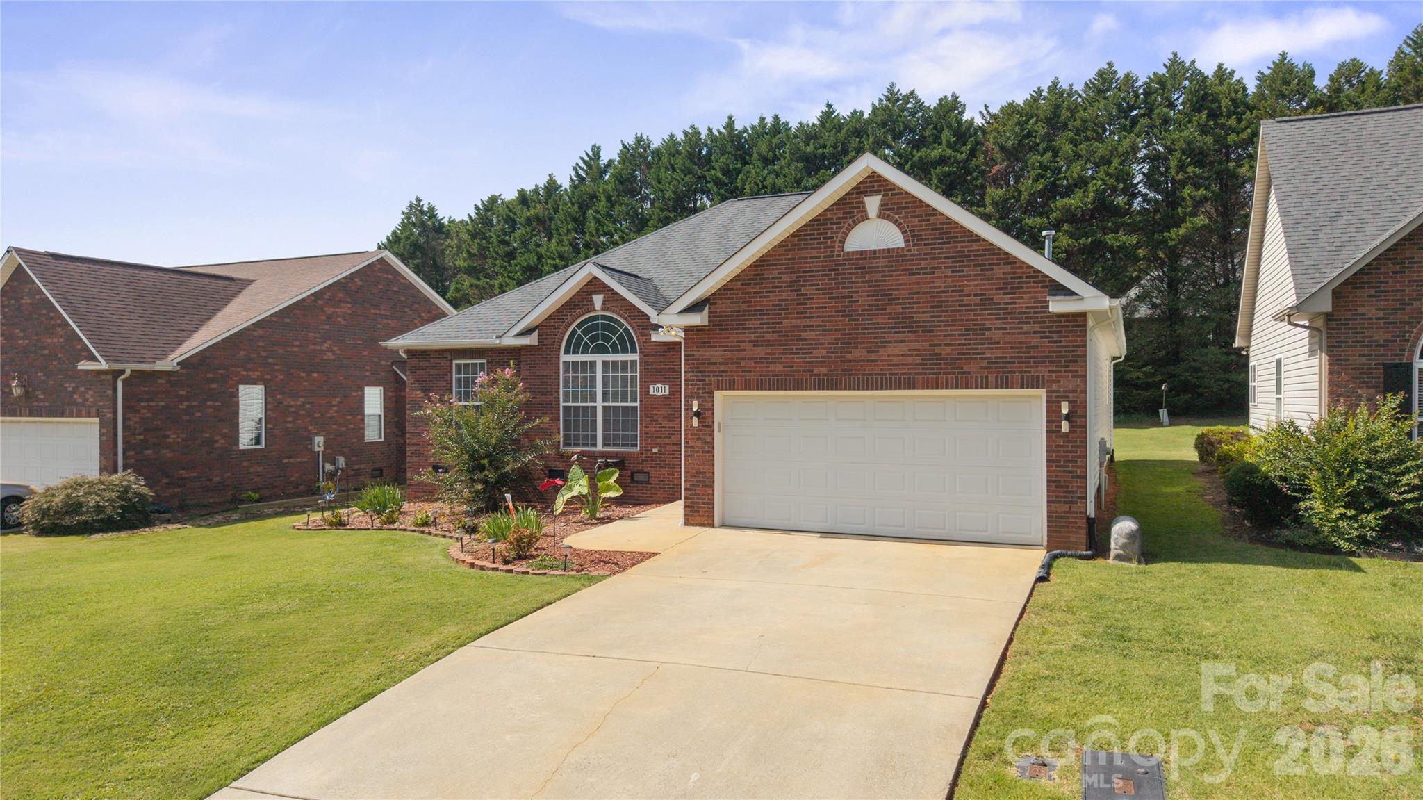 1011 Overhill Road Property Photo 2