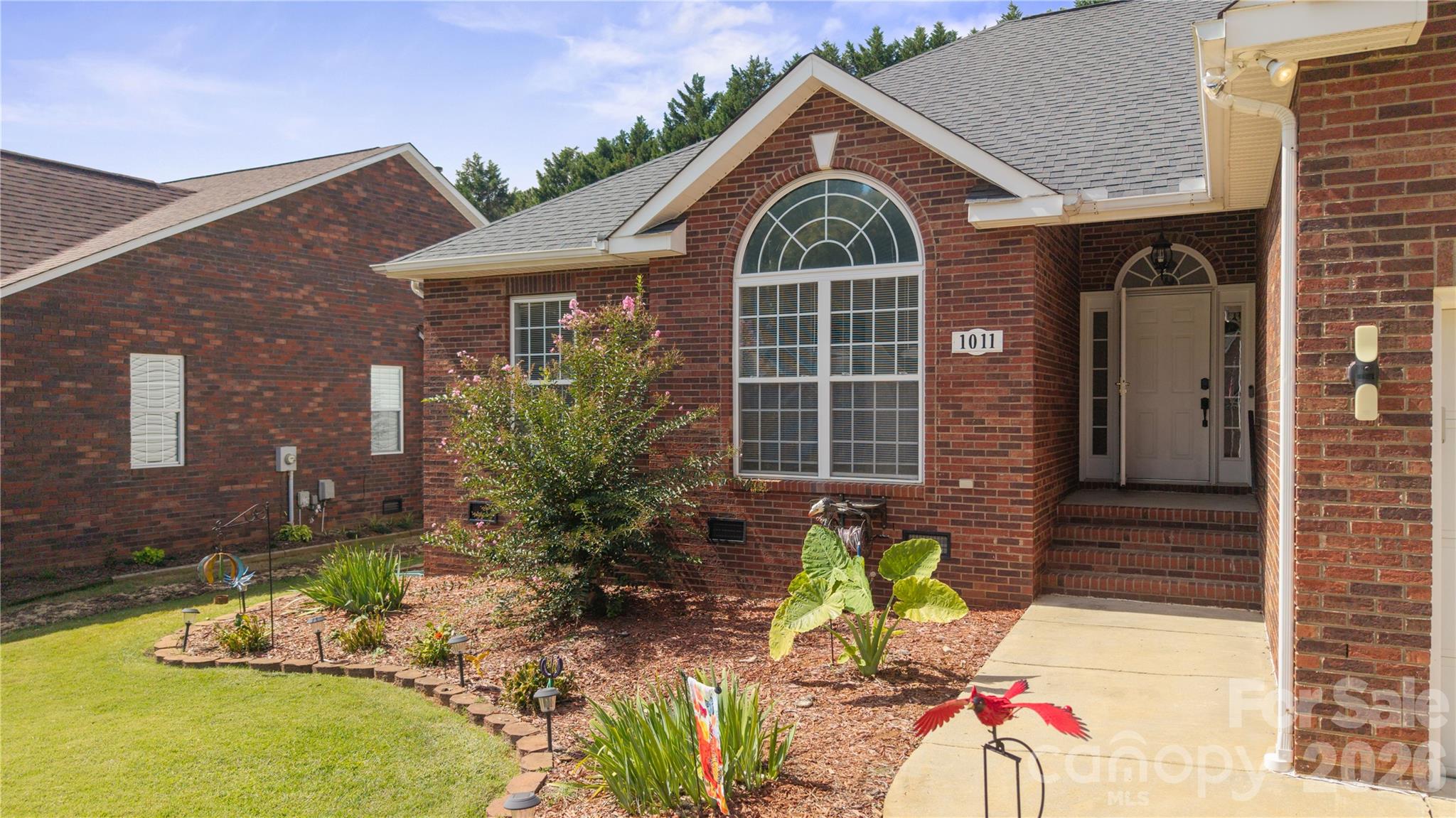 1011 Overhill Road Property Photo 3