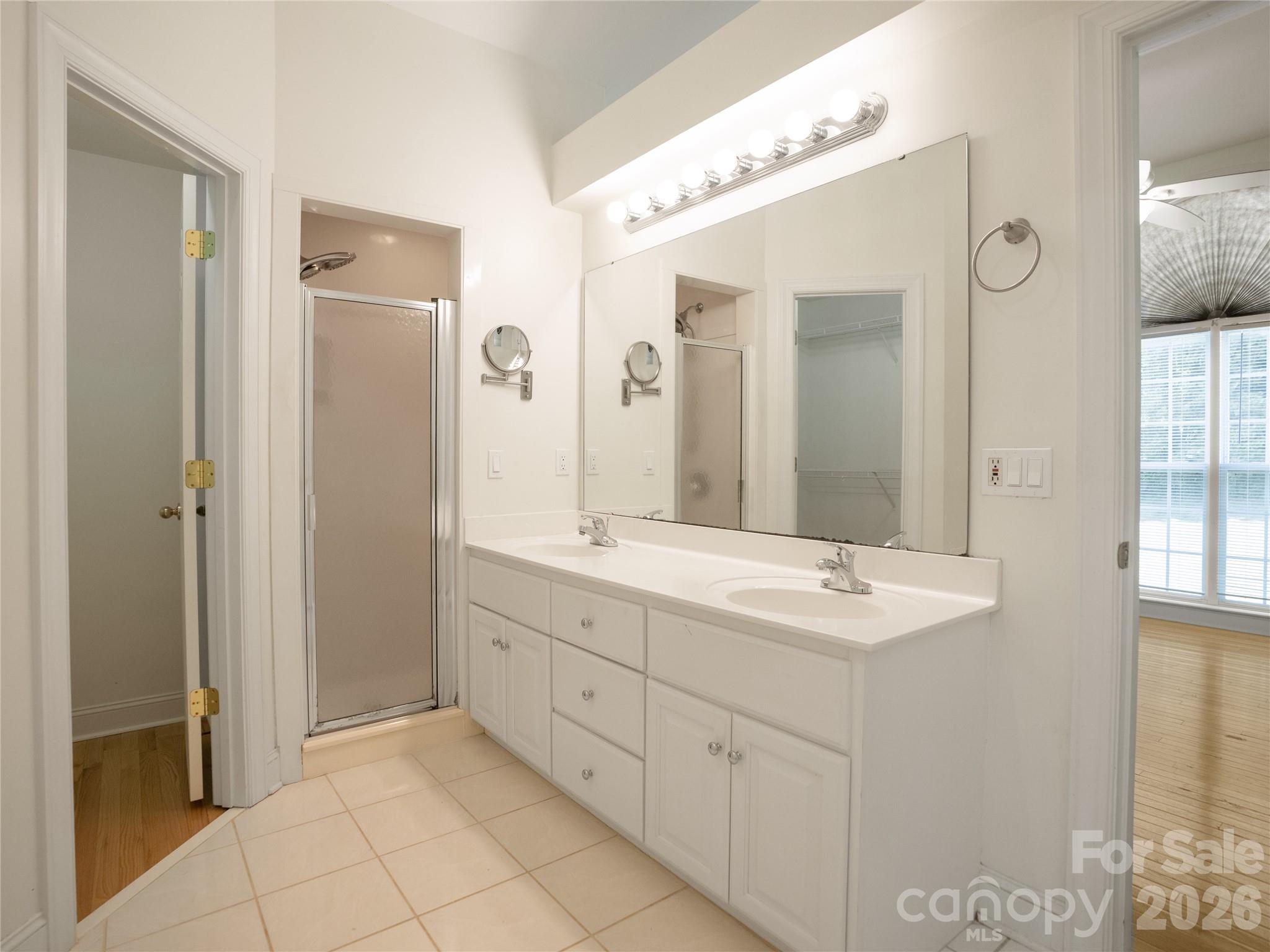 1011 Overhill Road Property Photo 17