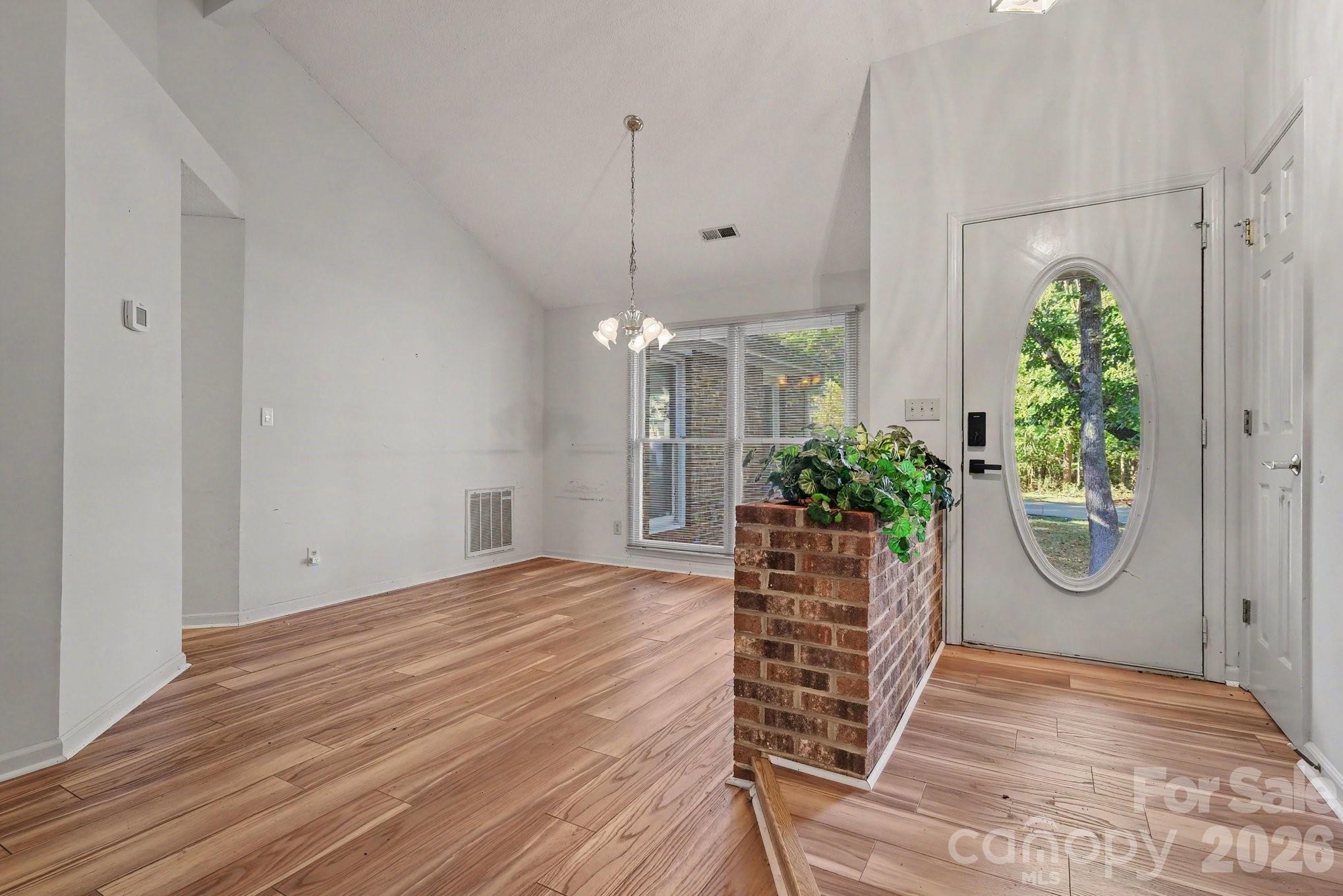 5607 Dorchester Avenue Property Photo 10