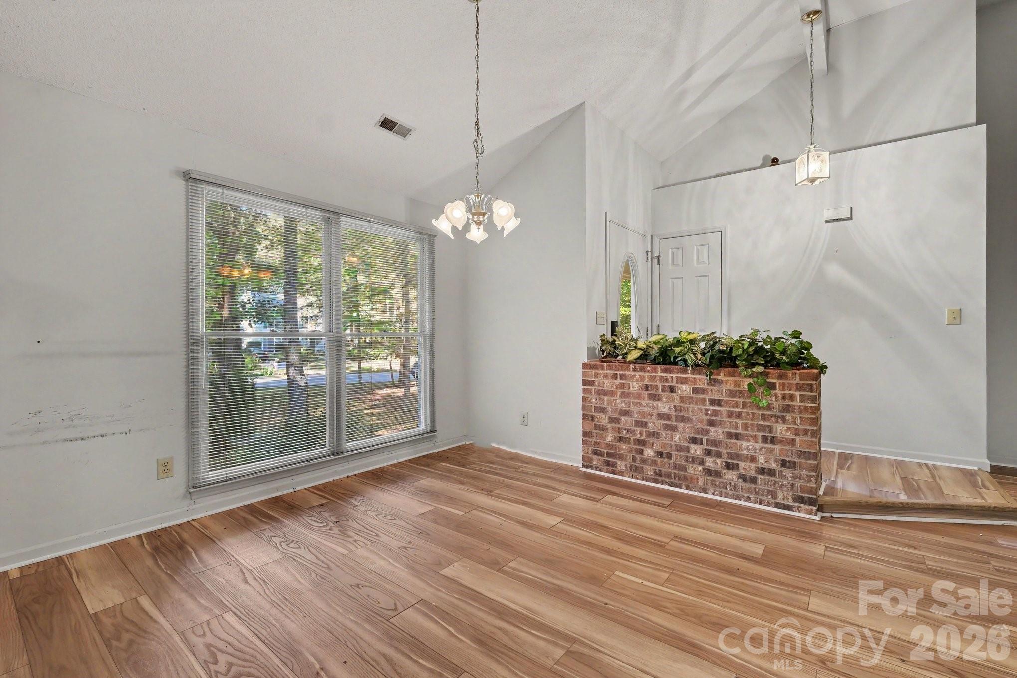 5607 Dorchester Avenue Property Photo 11