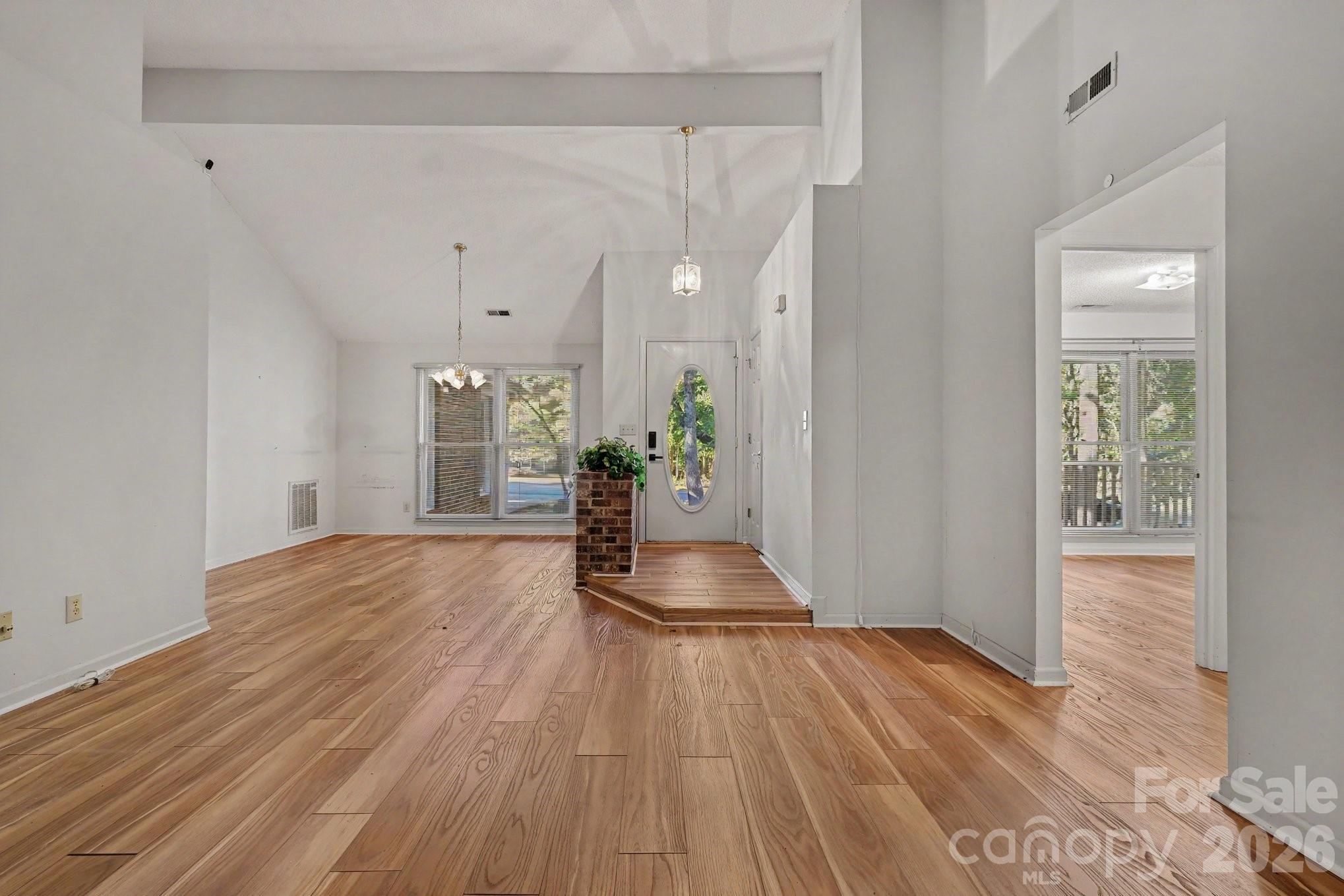 5607 Dorchester Avenue Property Photo 14