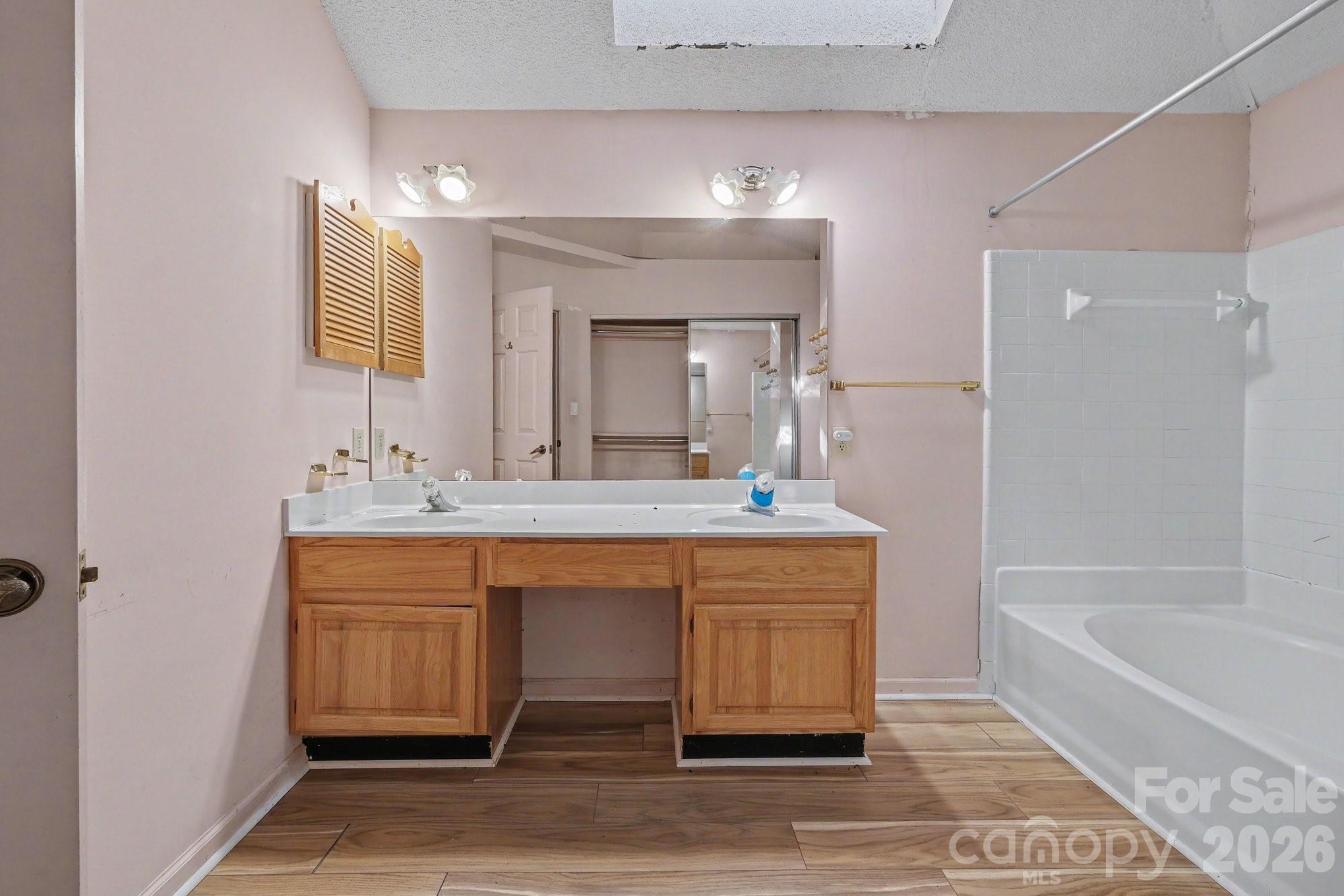 5607 Dorchester Avenue Property Photo 25