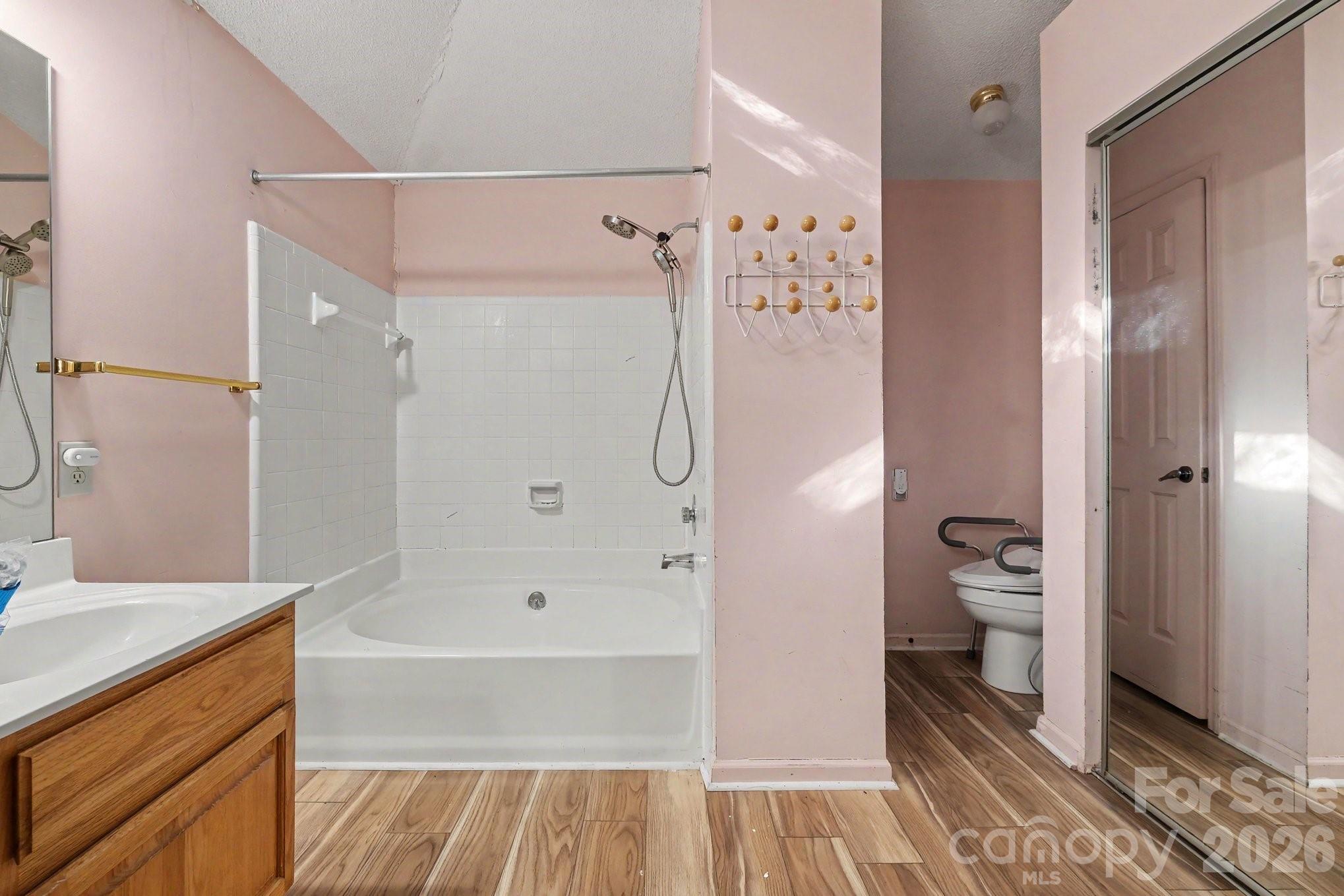 5607 Dorchester Avenue Property Photo 26