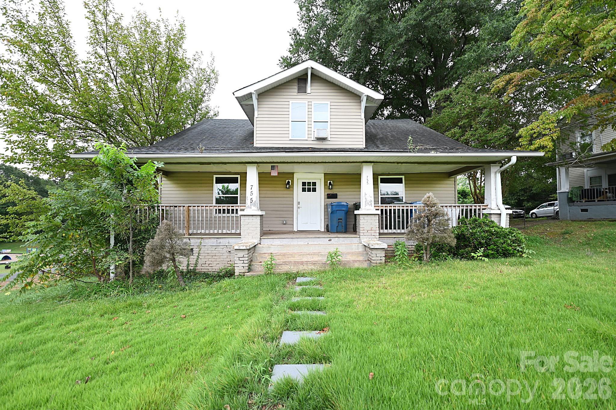755 2nd Avenue Property Photo 1