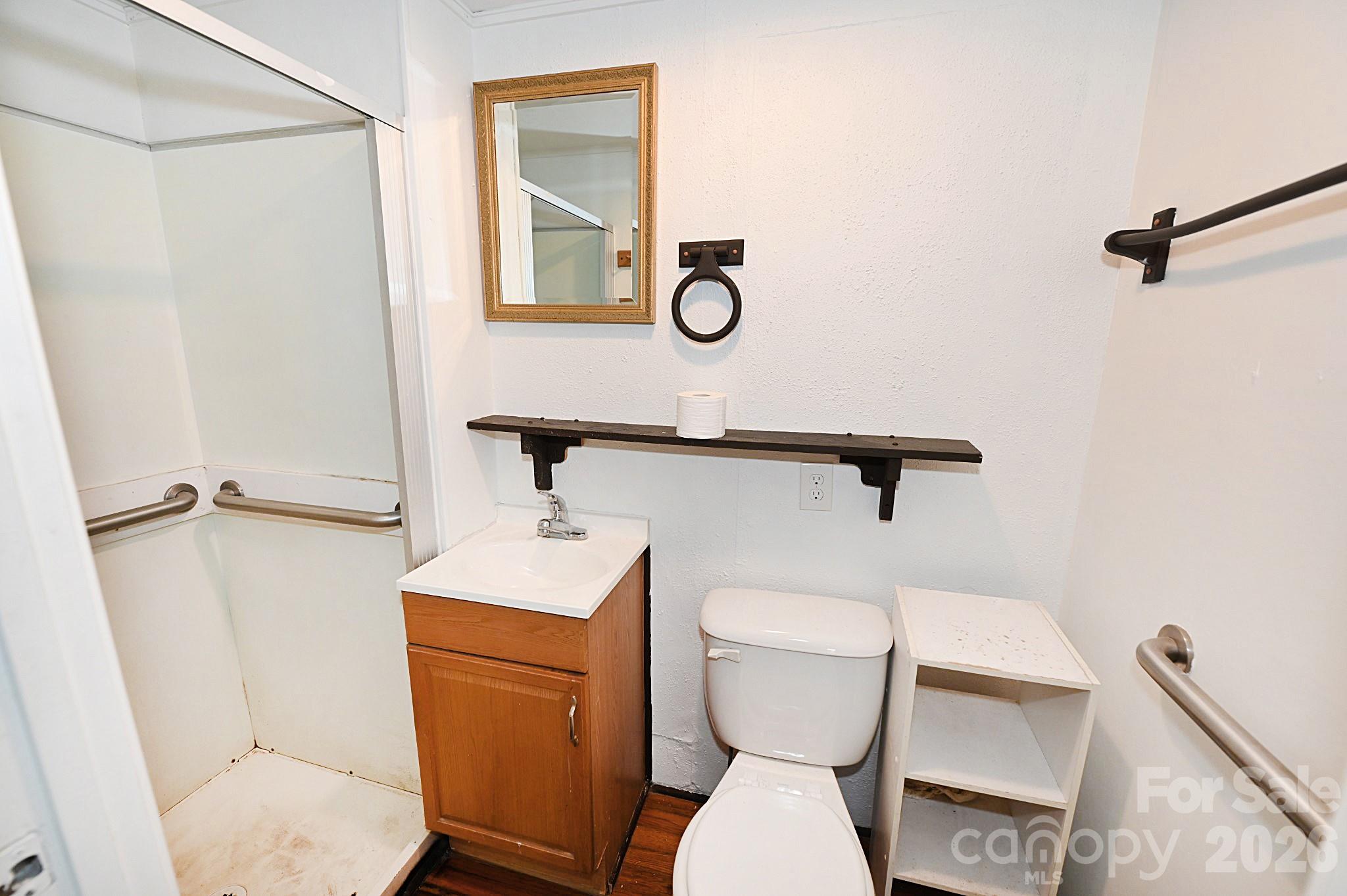 755 2nd Avenue Property Photo 3