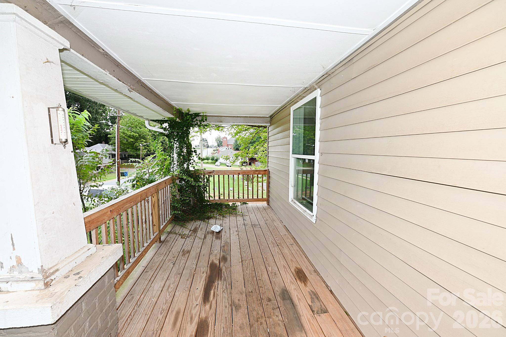 755 2nd Avenue Property Photo 20