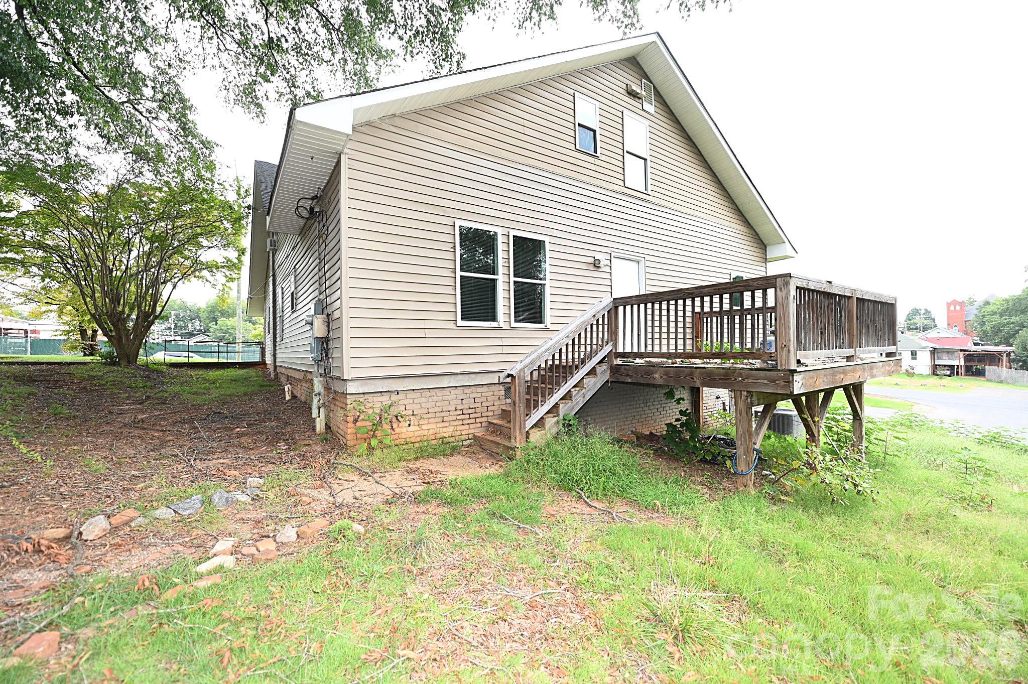 755 2nd Avenue Property Photo 21