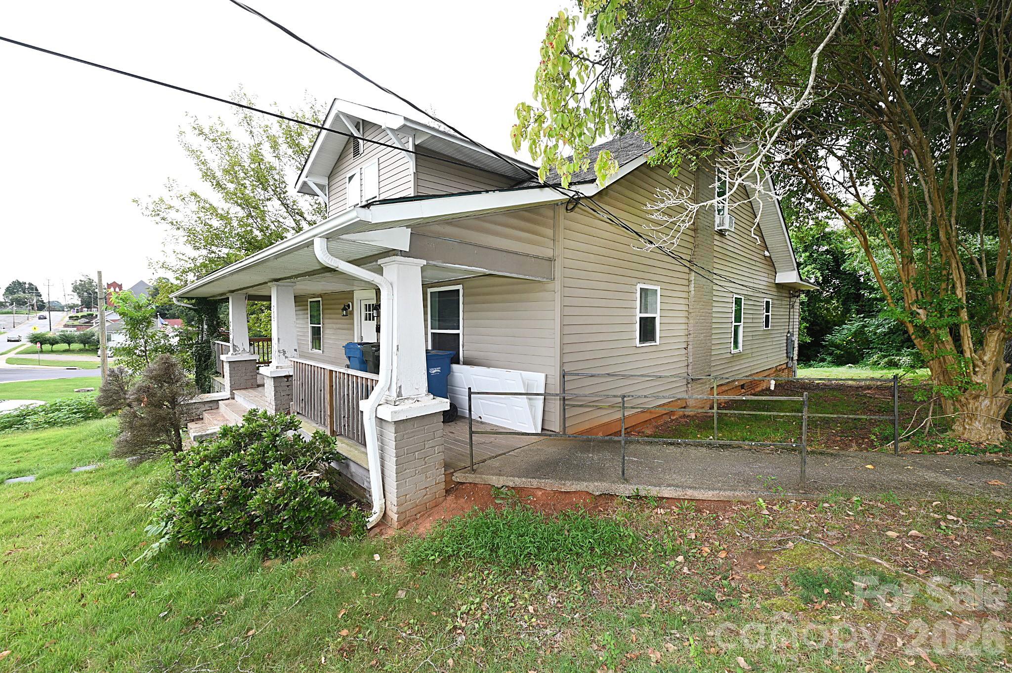 755 2nd Avenue Property Photo 22