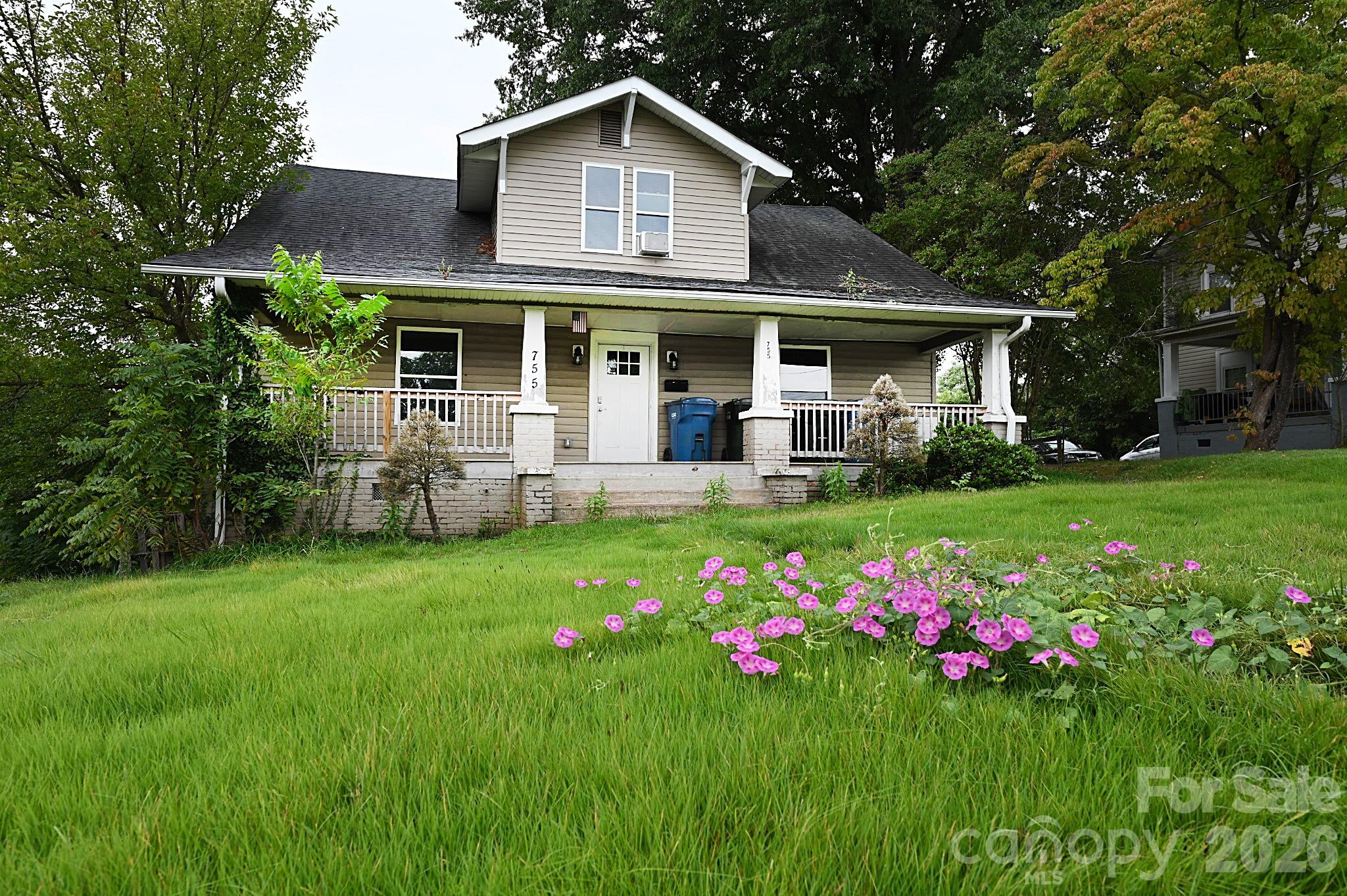 755 2nd Avenue Property Photo 23