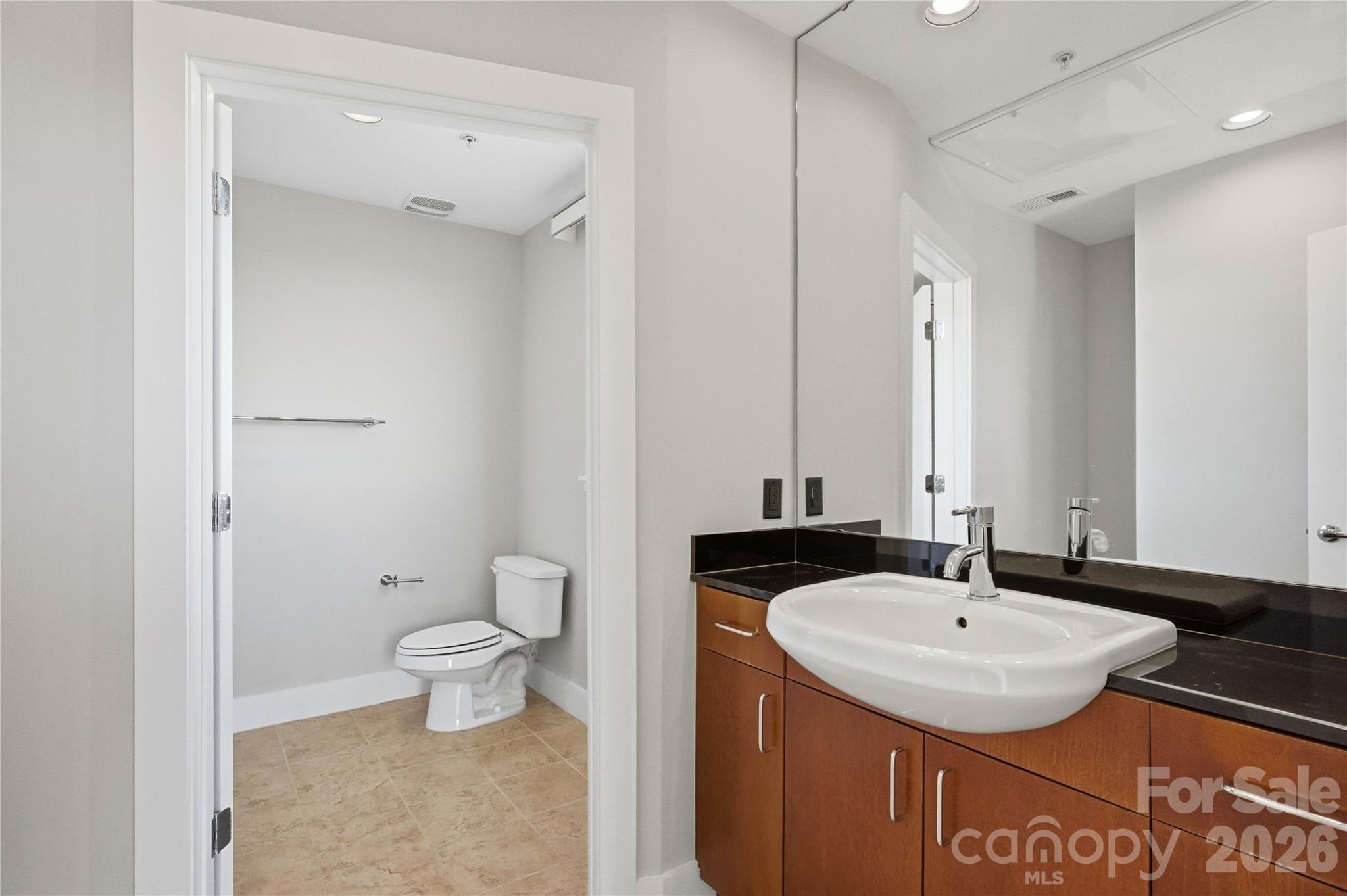 505 E 6th Street 1406 Property Photo 13