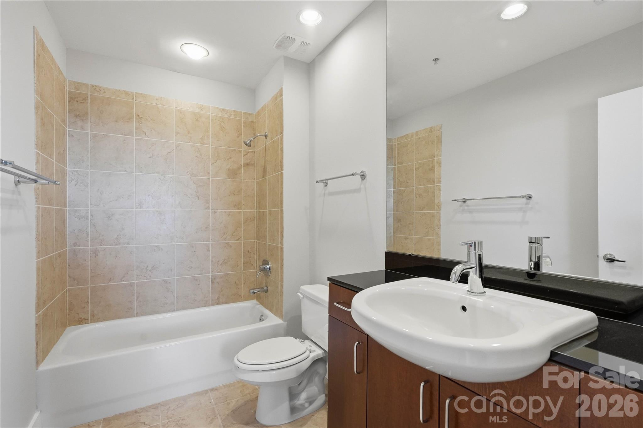 505 E 6th Street 1406 Property Photo 18