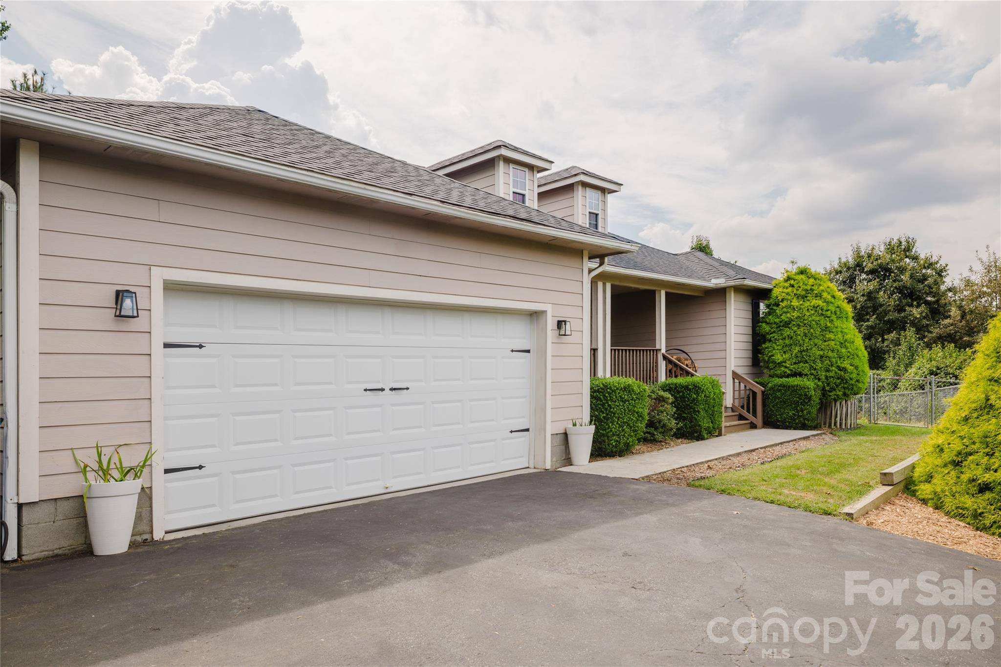 91 Crestview Street Property Photo 3