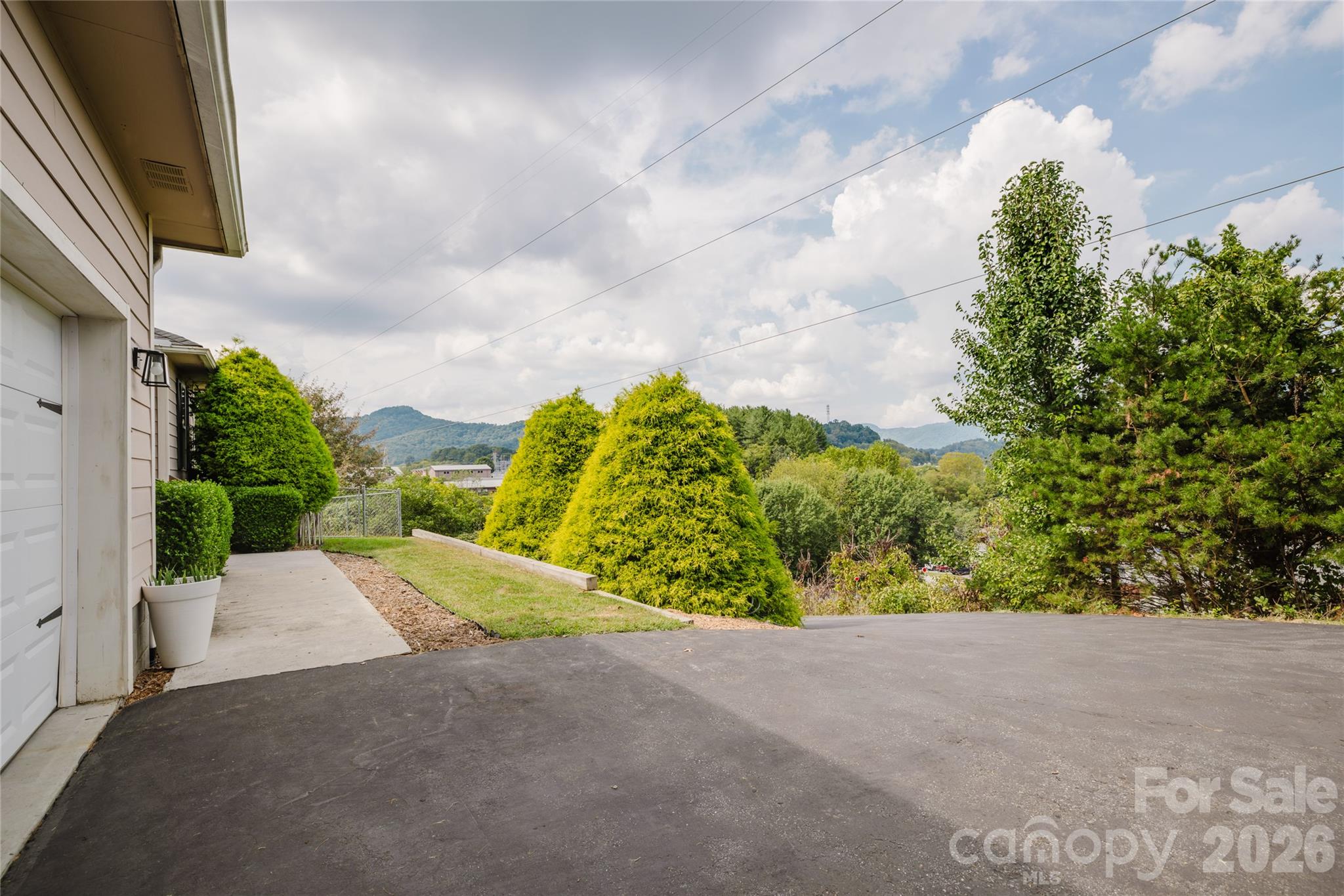 91 Crestview Street Property Photo 5