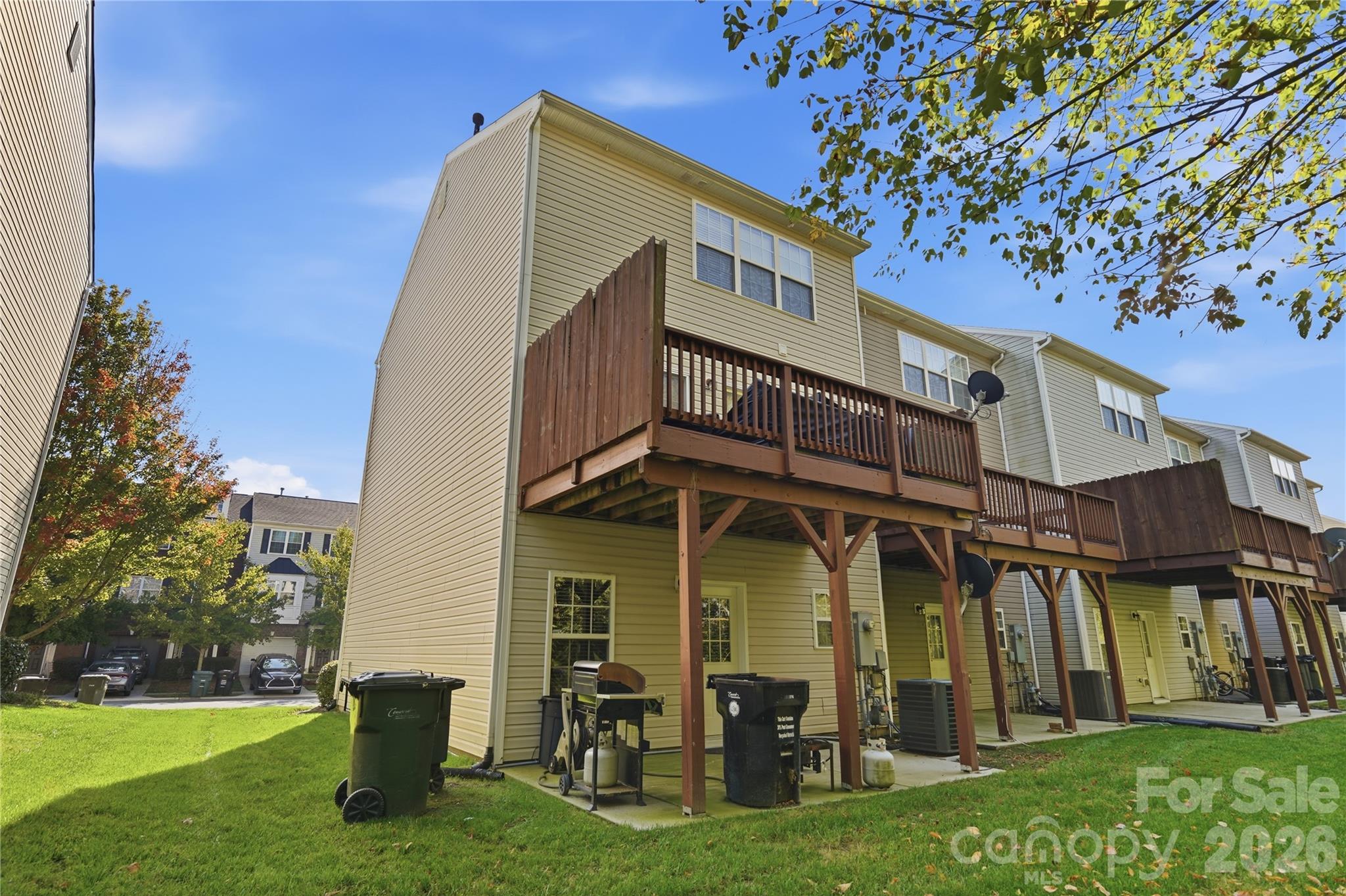 9808 Walkers Glen Drive Property Photo 13