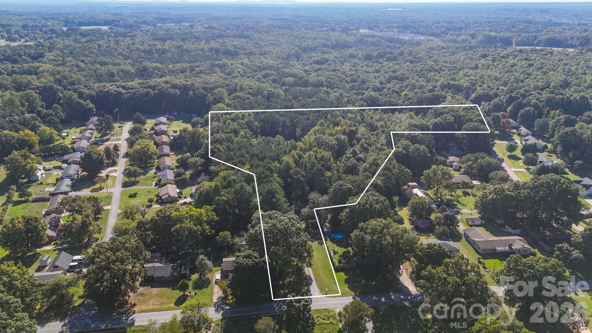 1749 Sells Road Property Photo 2