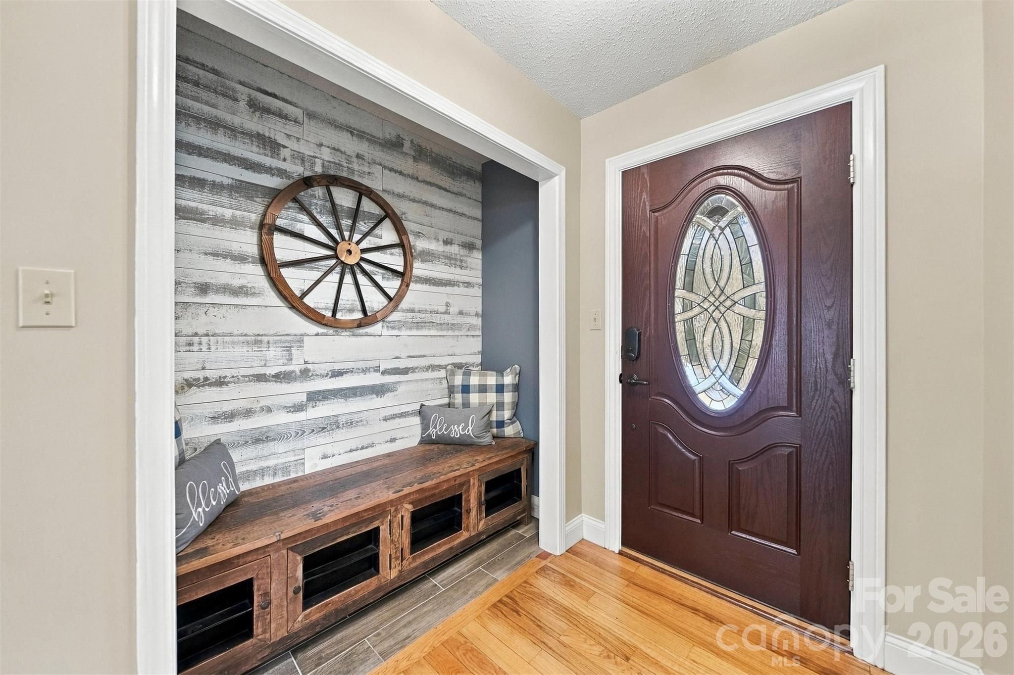 1636 Wellington Avenue Property Photo 3