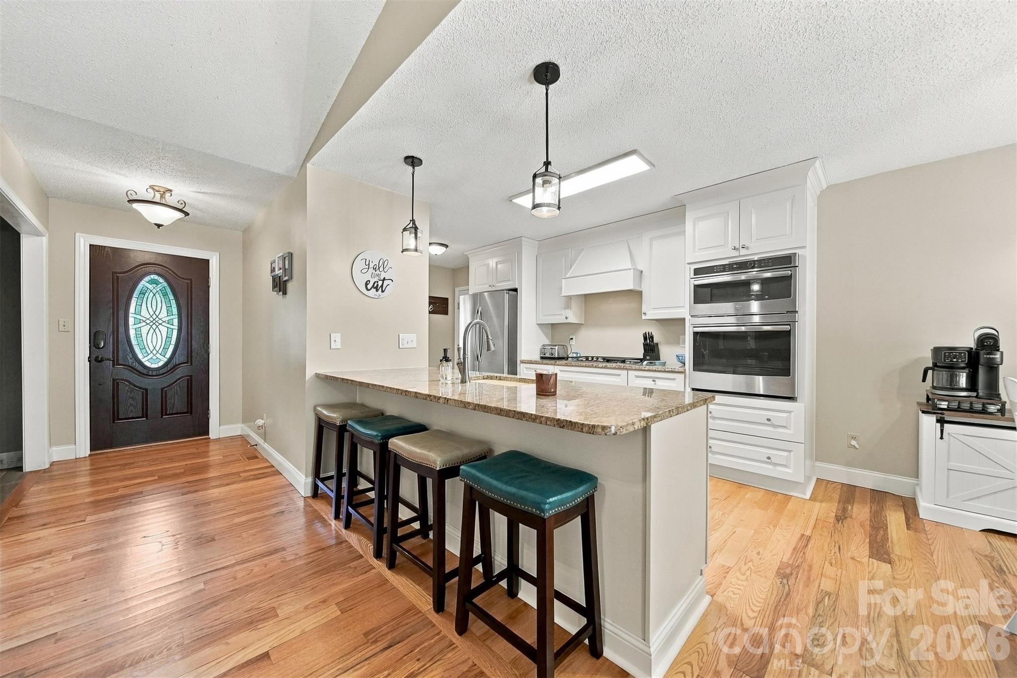 1636 Wellington Avenue Property Photo 8