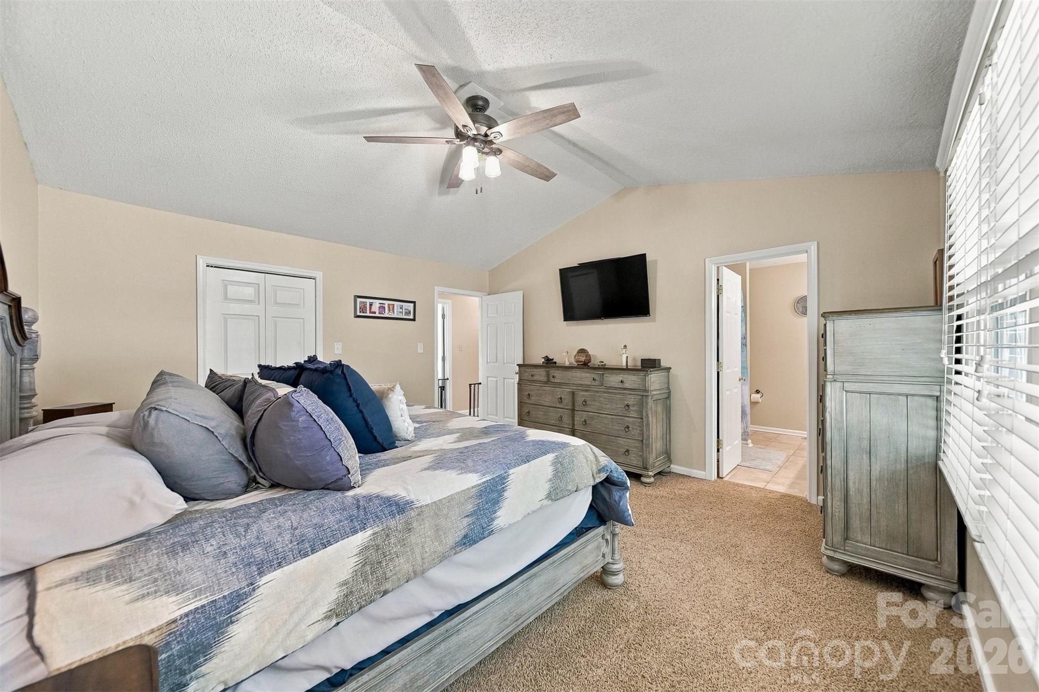 1636 Wellington Avenue Property Photo 13