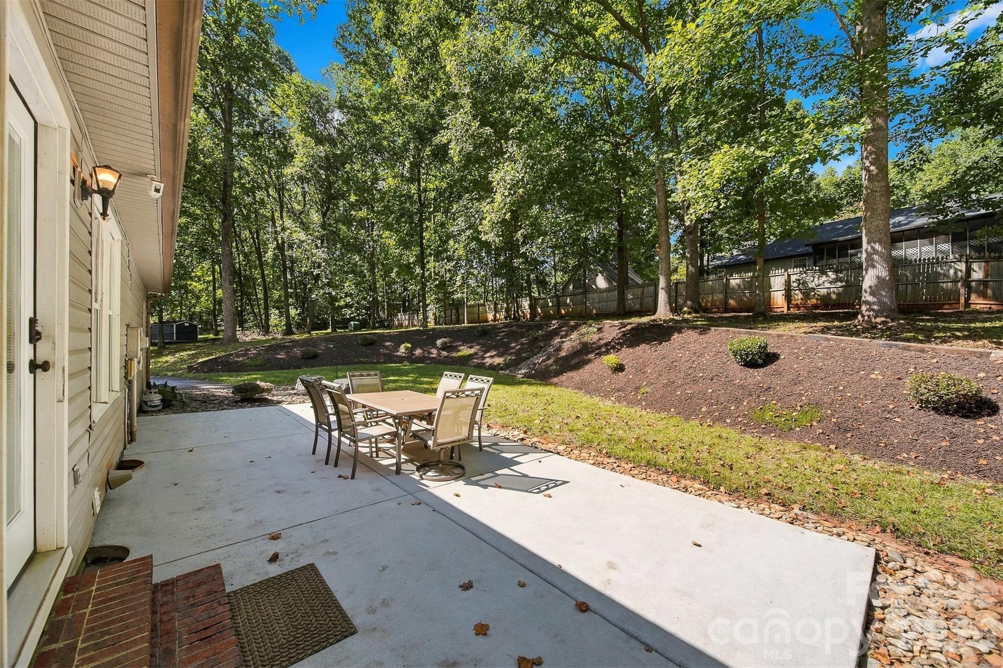 1636 Wellington Avenue Property Photo 19