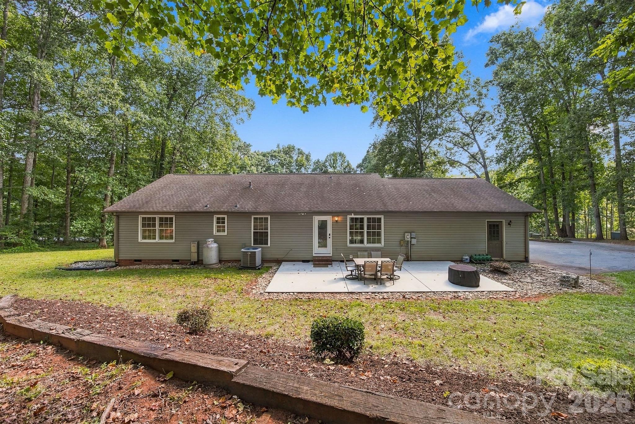 1636 Wellington Avenue Property Photo 24