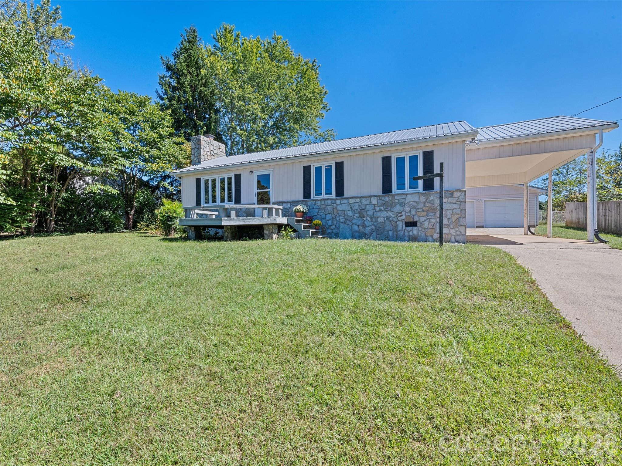 158 Candlelight Circle Property Photo 1