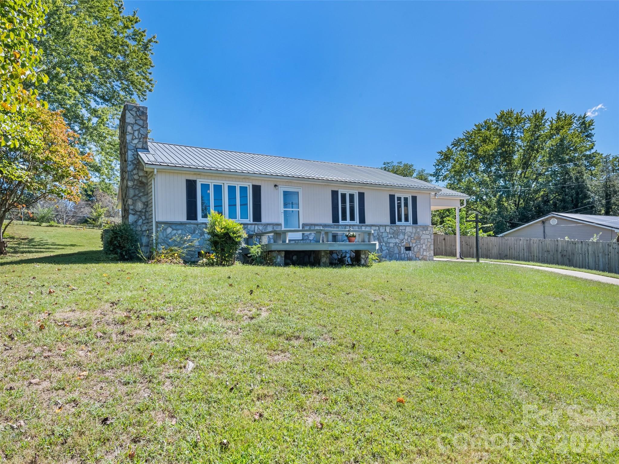 158 Candlelight Circle Property Photo 2