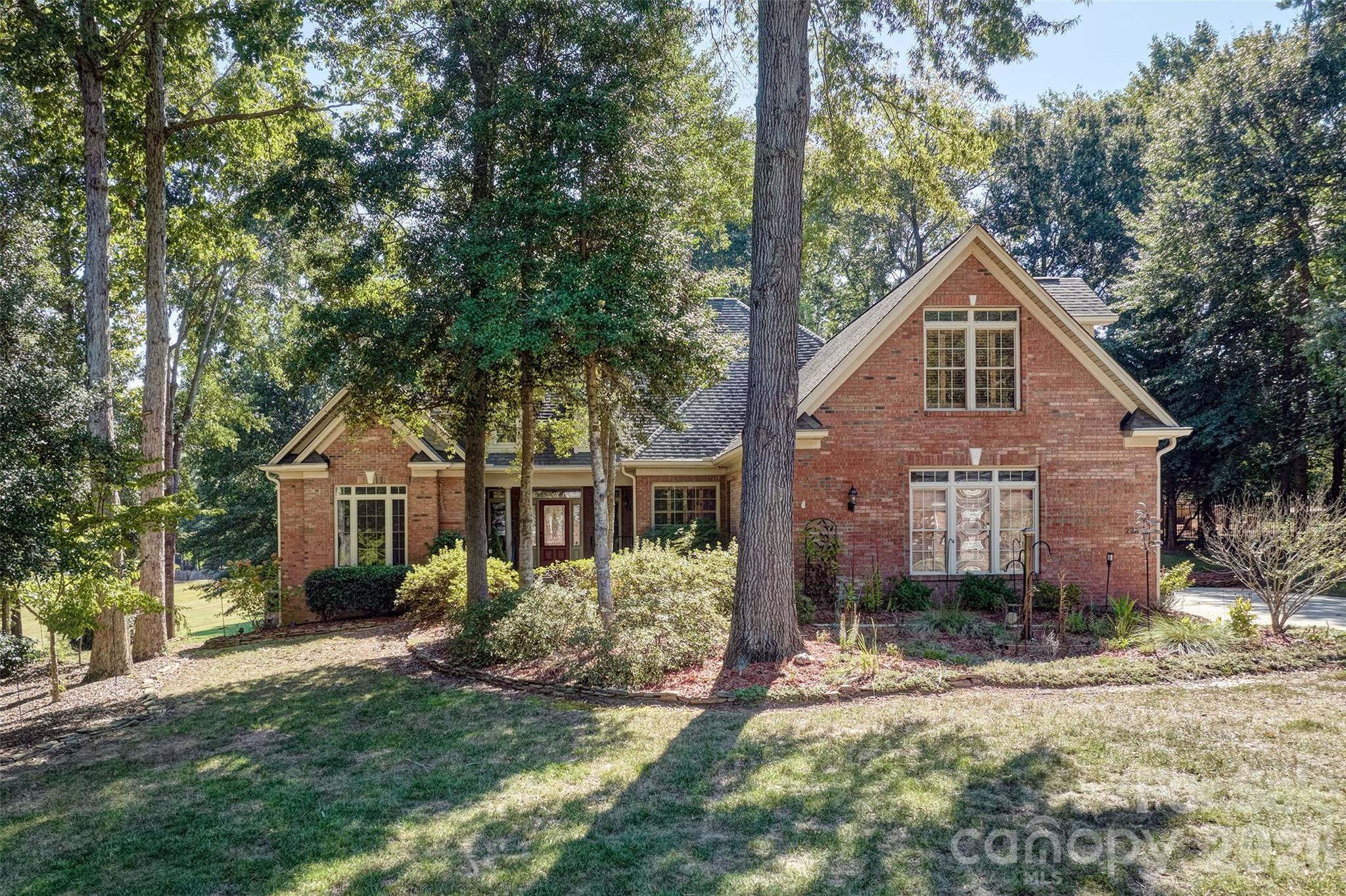 225 Highland Forest Drive Property Photo 1