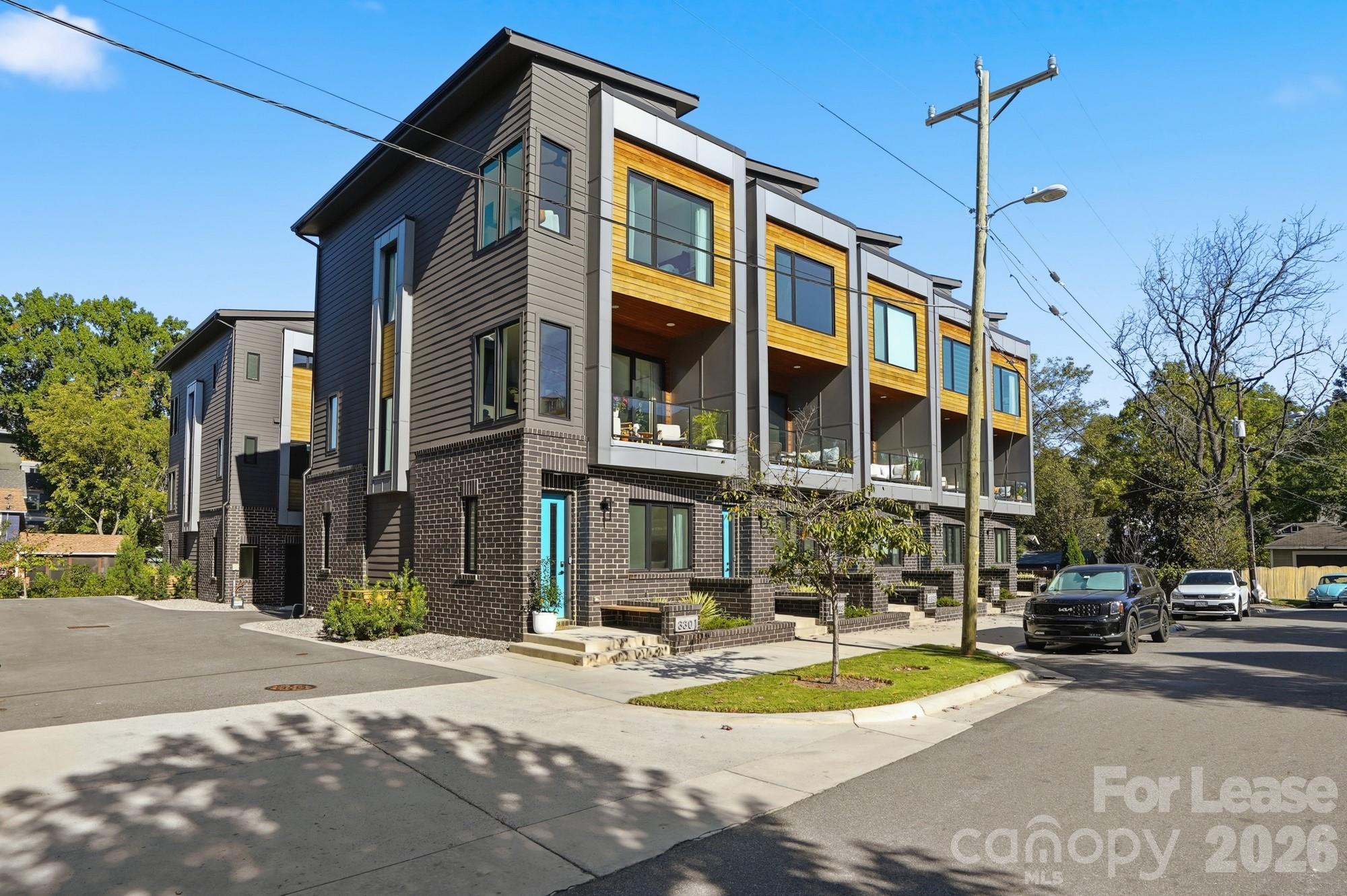 3301 Spencer Street Property Photo 6