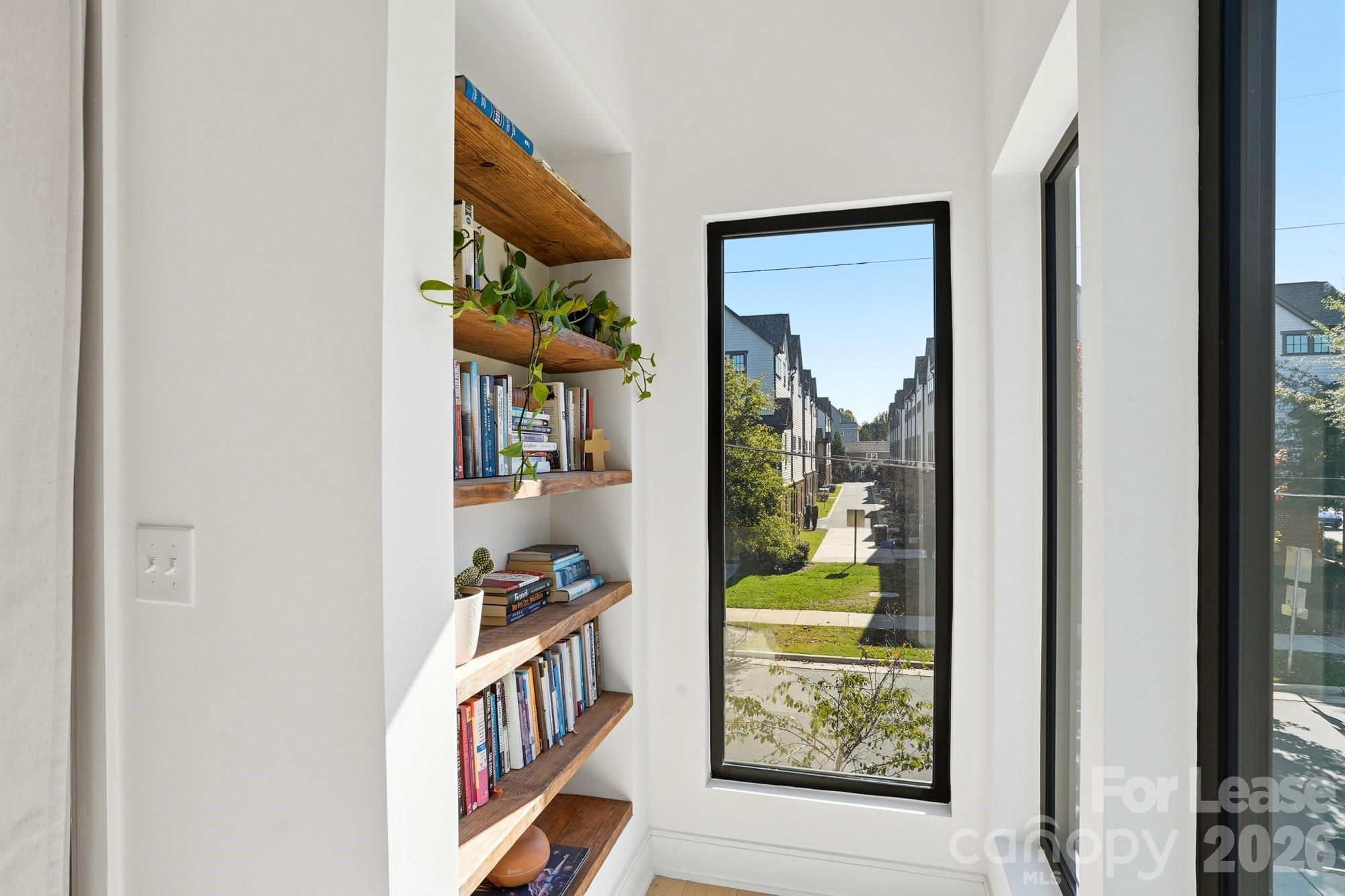 3301 Spencer Street Property Photo 20