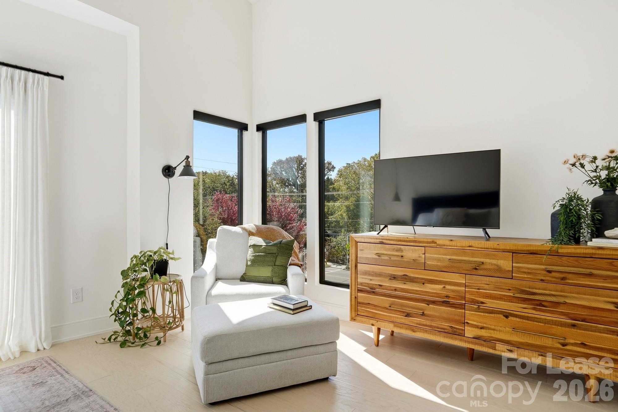 3301 Spencer Street Property Photo 27