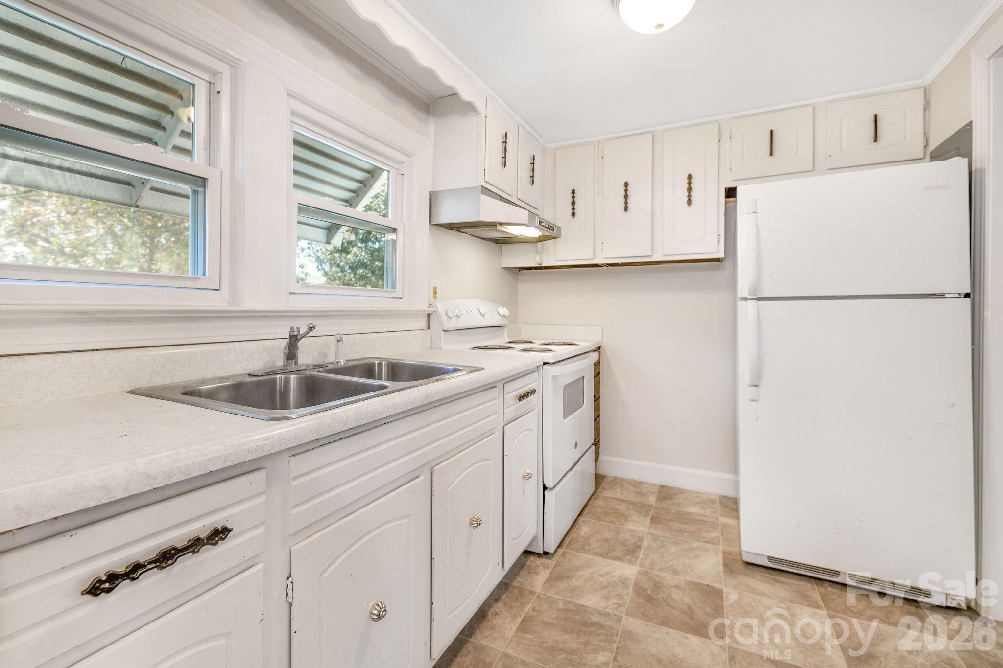 8 Maple Crescent Street Property Photo 13