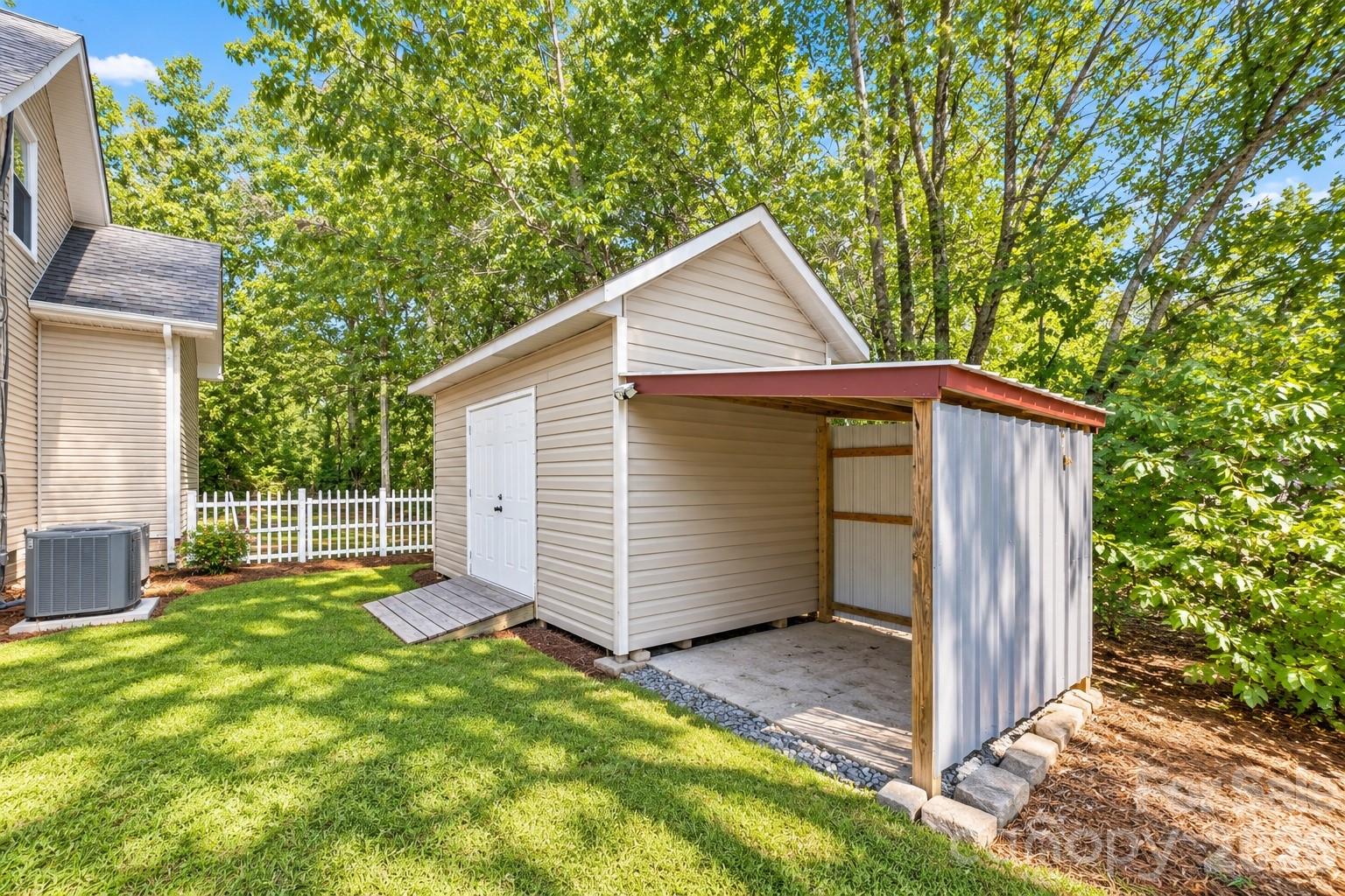 3787 Rolling View Lane Property Photo 2