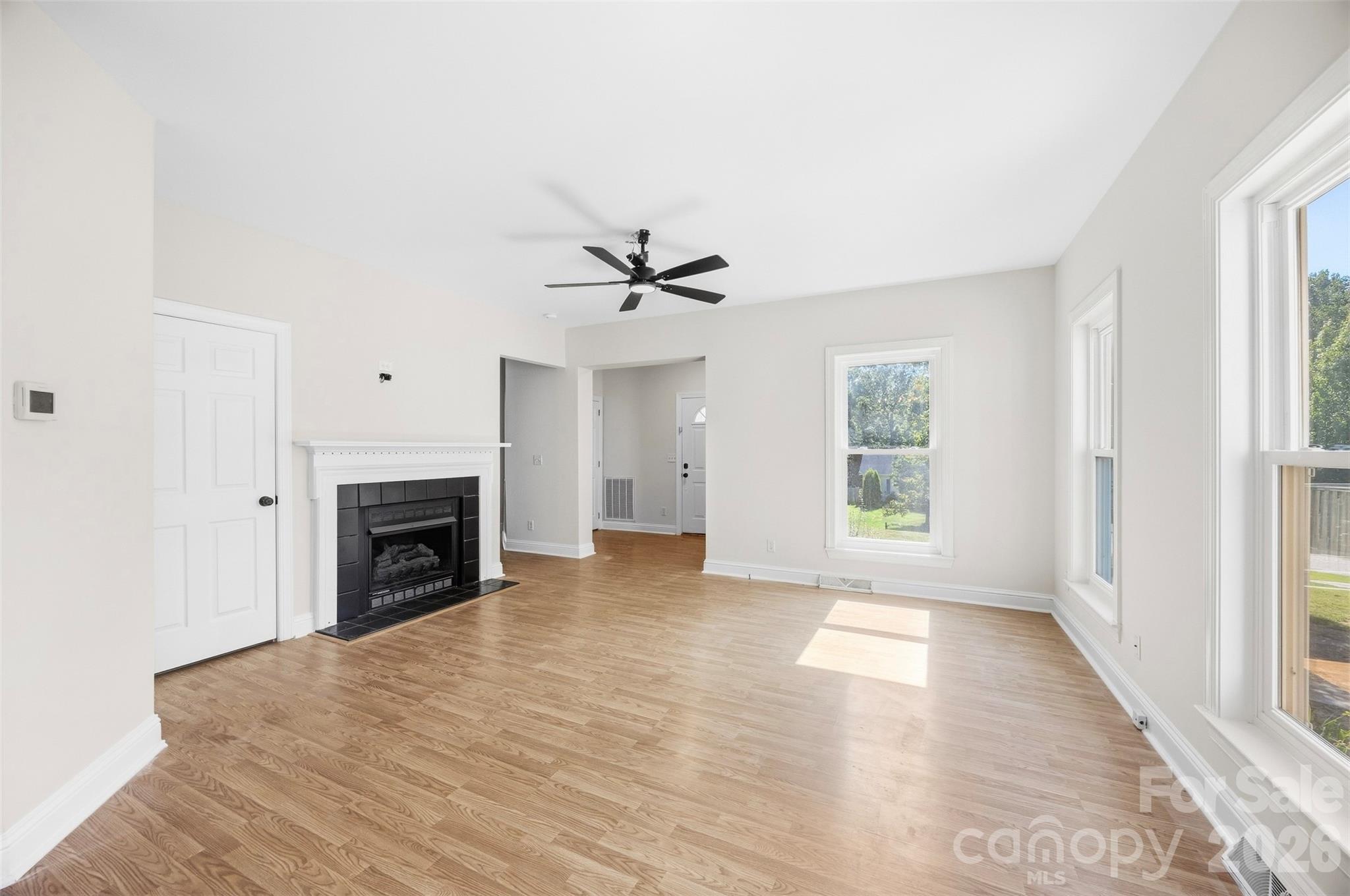 3787 Rolling View Lane Property Photo 4
