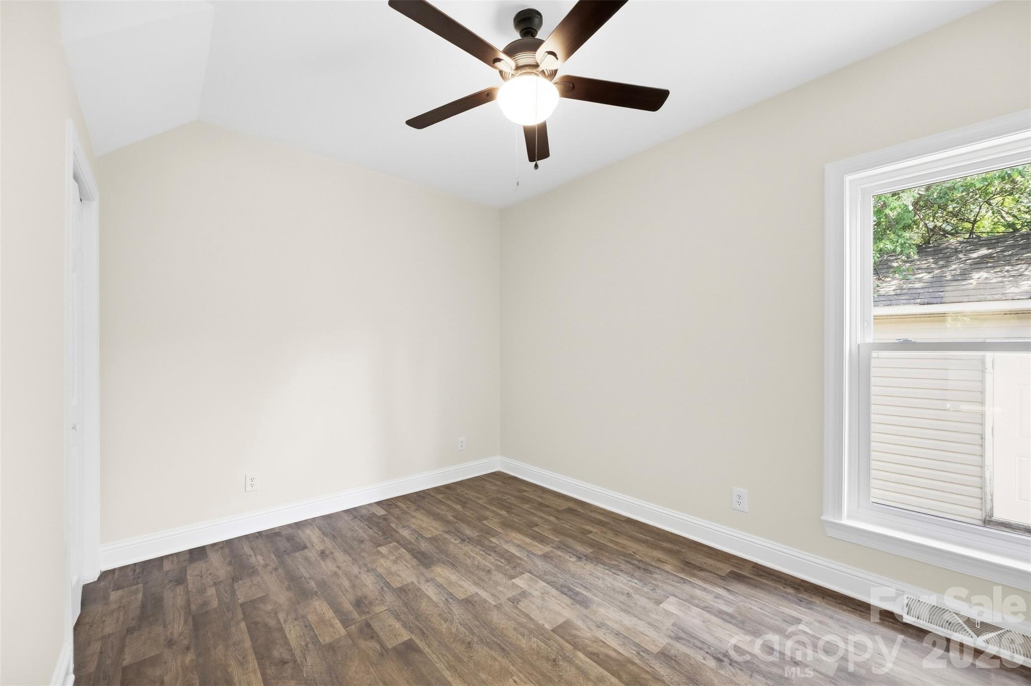 3787 Rolling View Lane Property Photo 13