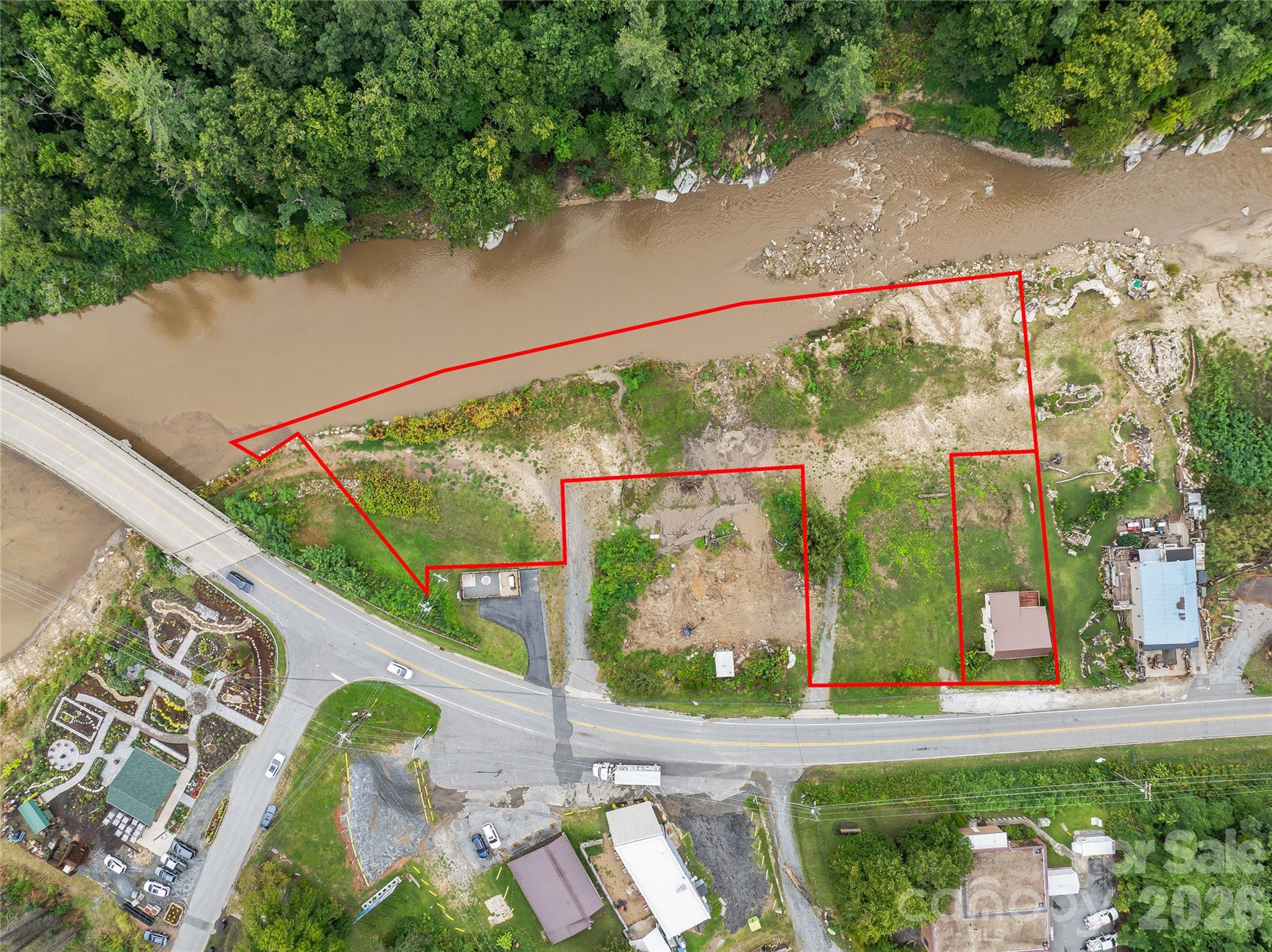 3127 Memorial Highway Property Photo 2