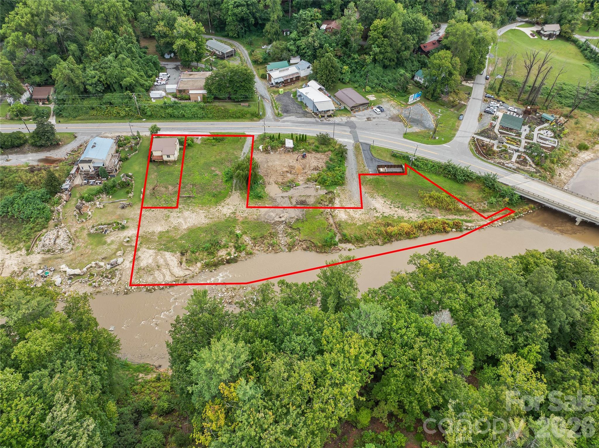 3127 Memorial Highway Property Photo 3