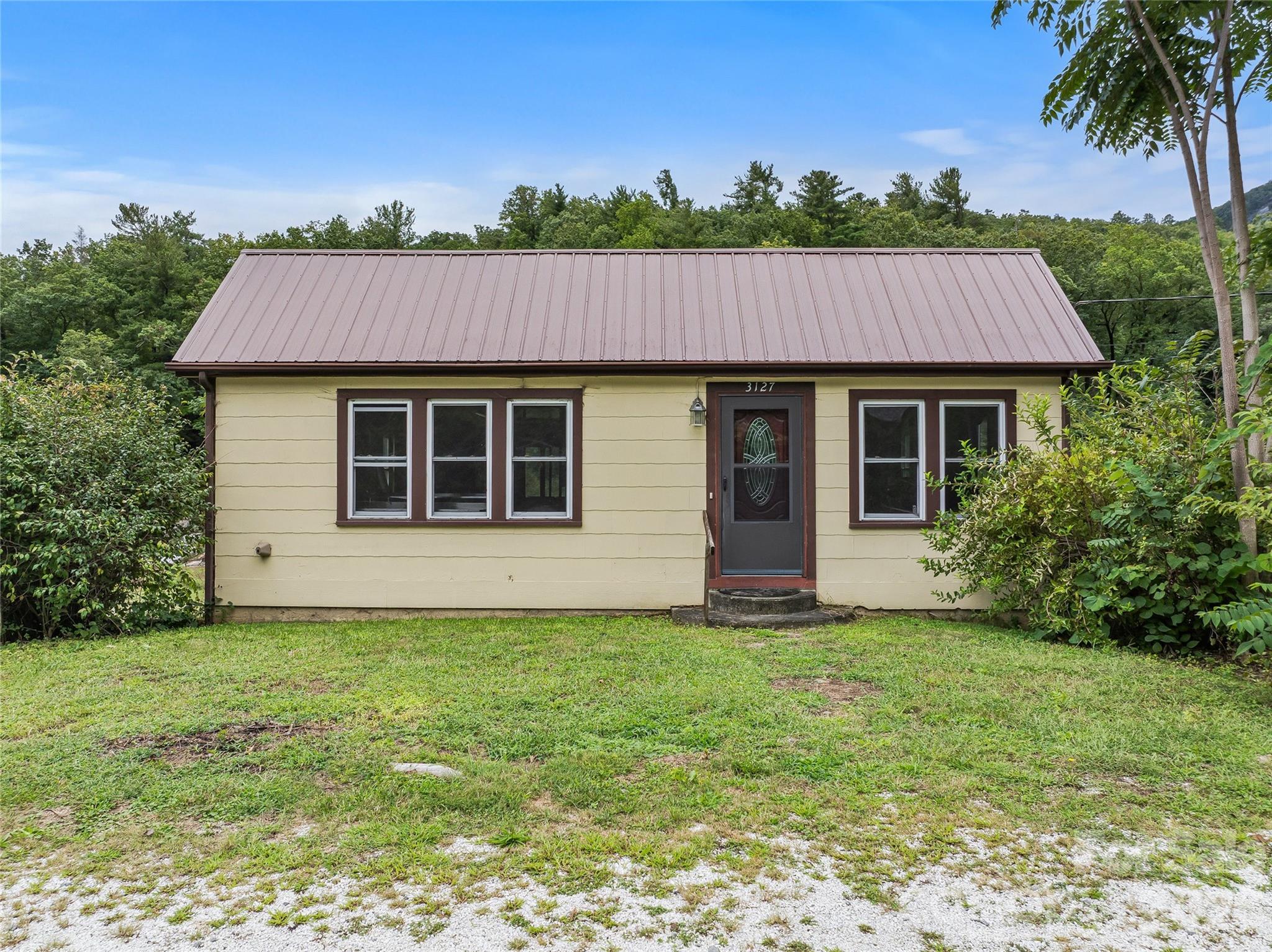 3127 Memorial Highway Property Photo 7