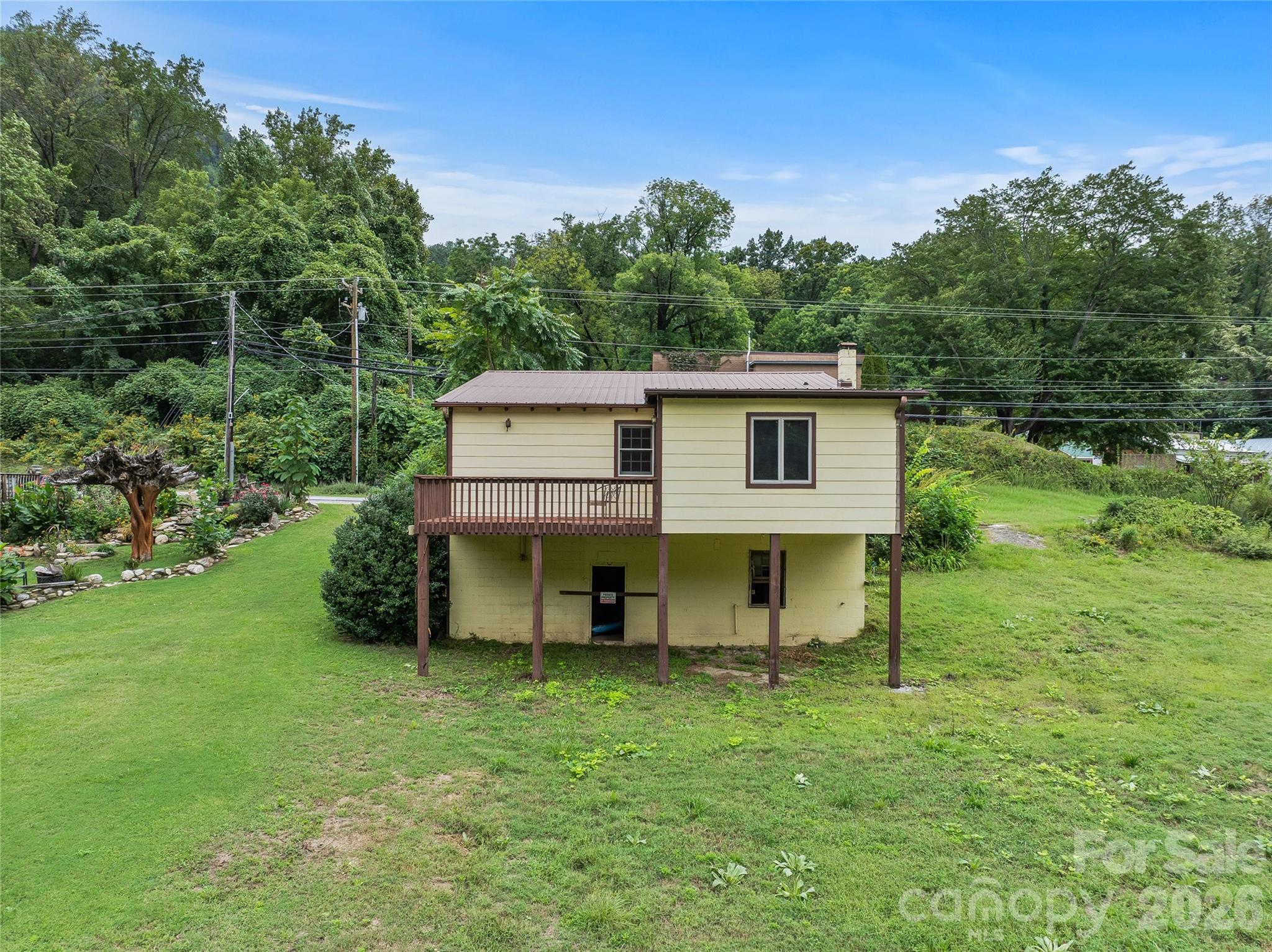 3127 Memorial Highway Property Photo 10