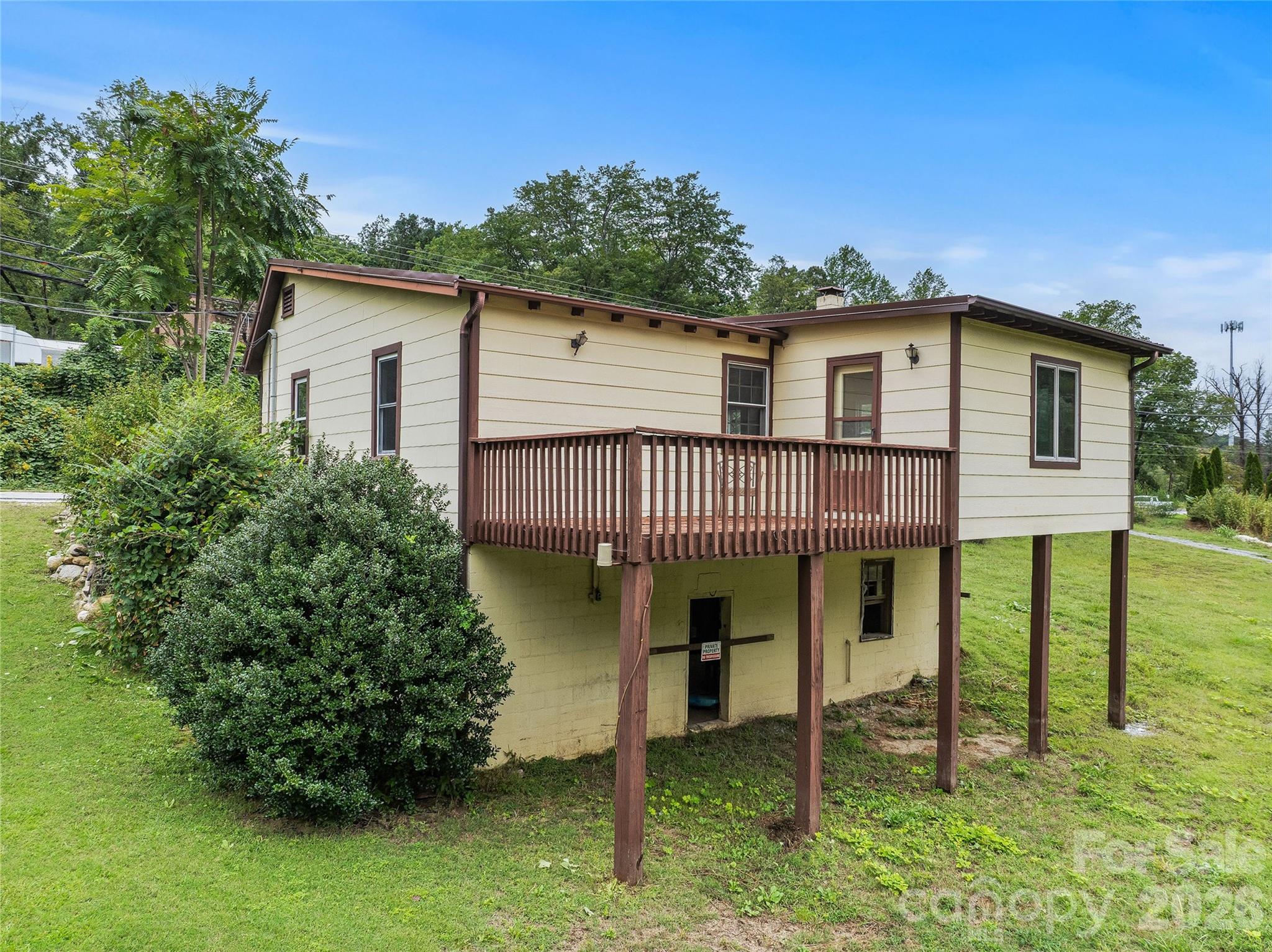 3127 Memorial Highway Property Photo 11
