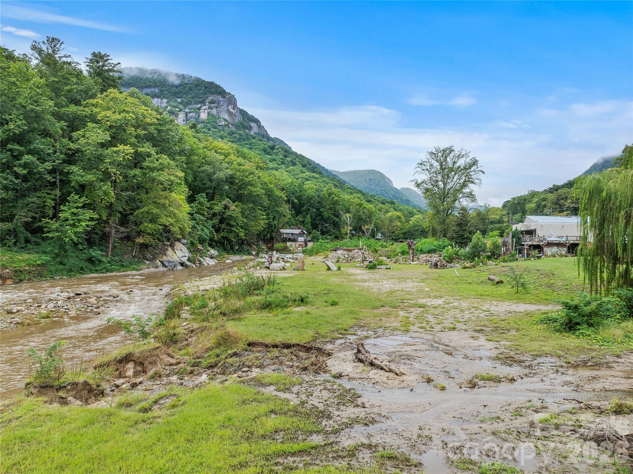 3127 Memorial Highway Property Photo 18