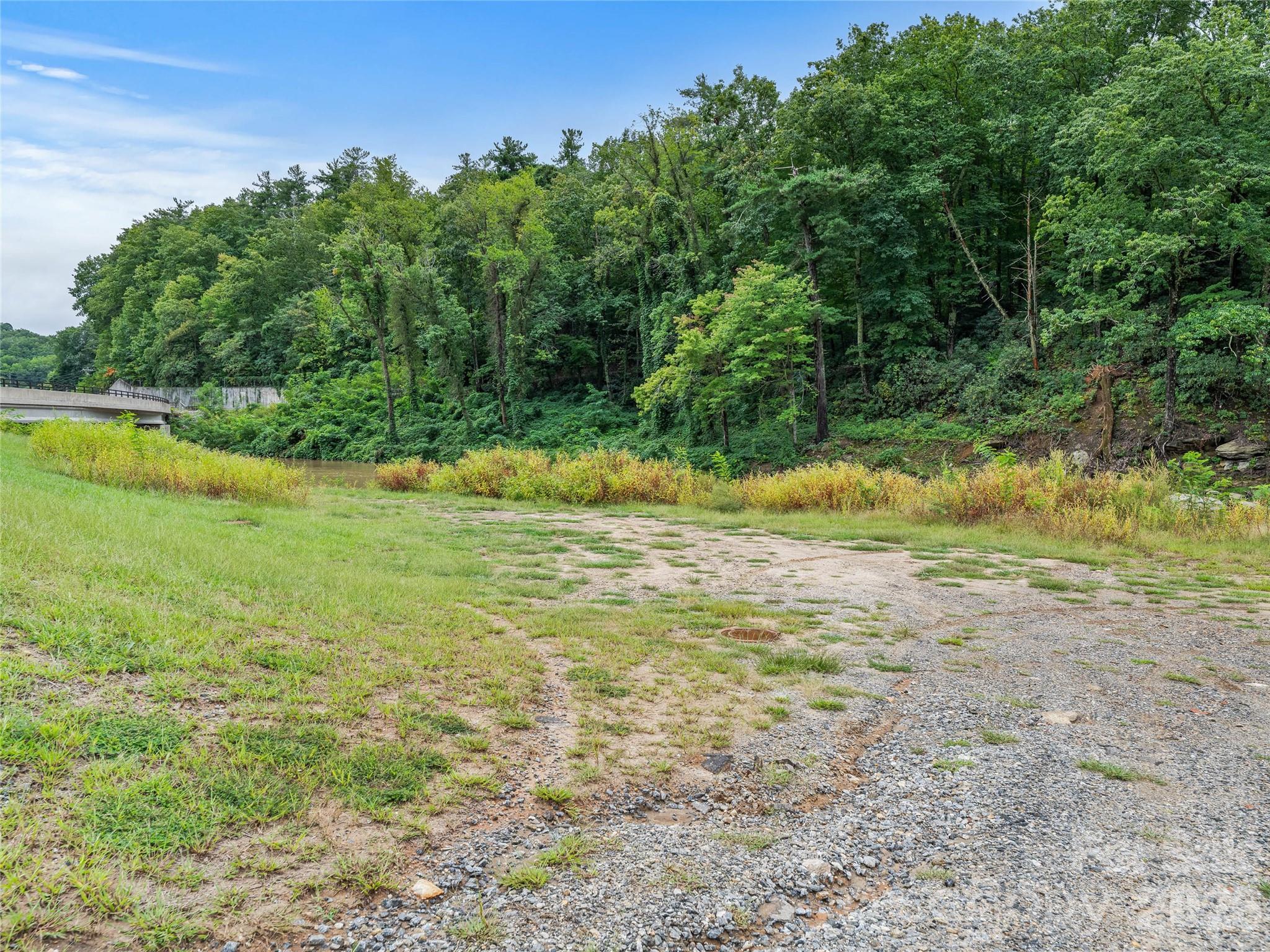 3127 Memorial Highway Property Photo 21