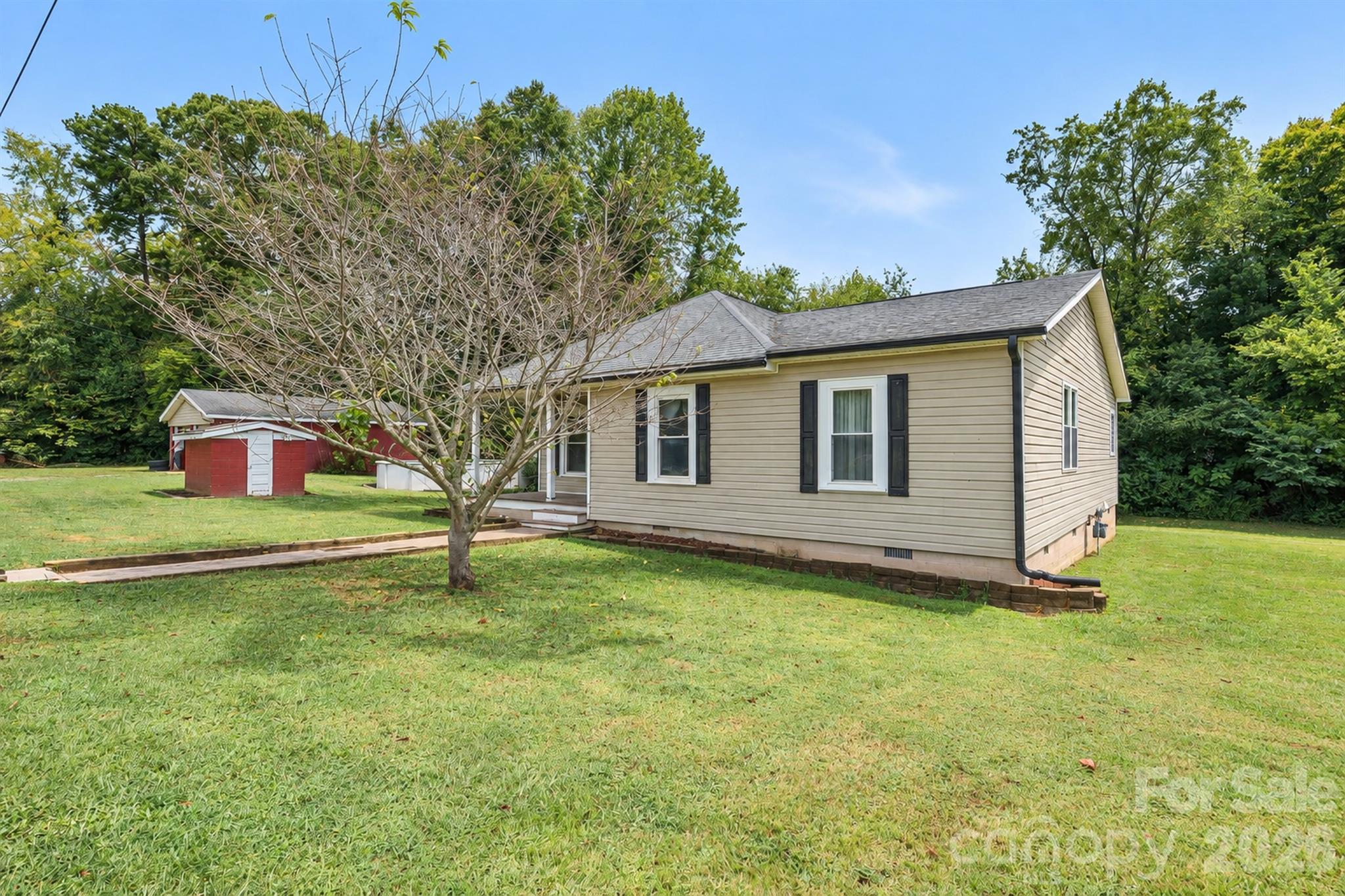 228 Hazeleen Avenue Property Photo 2