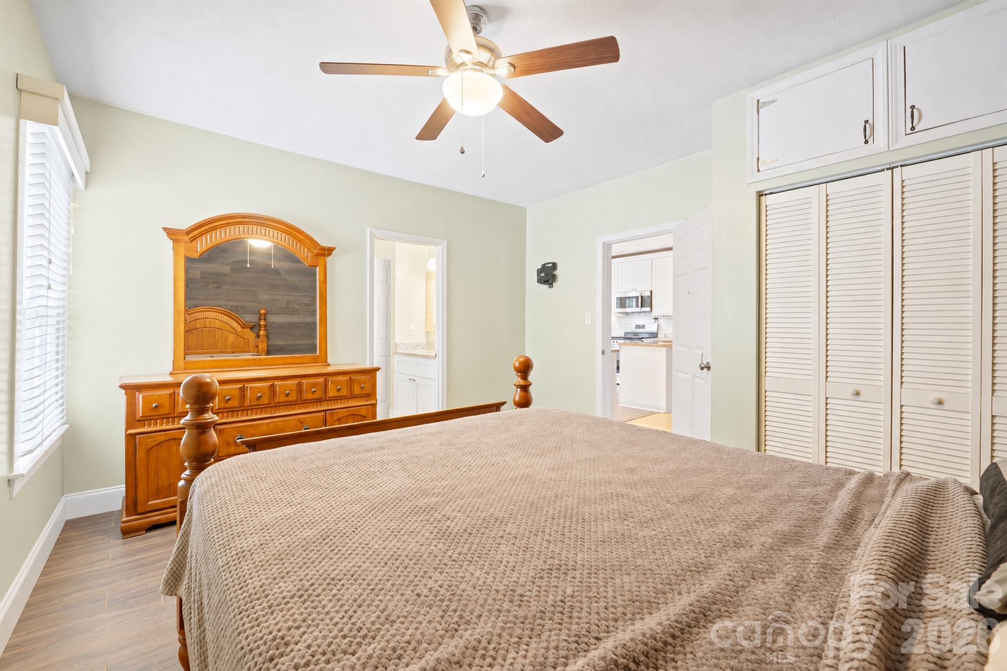 228 Hazeleen Avenue Property Photo 17